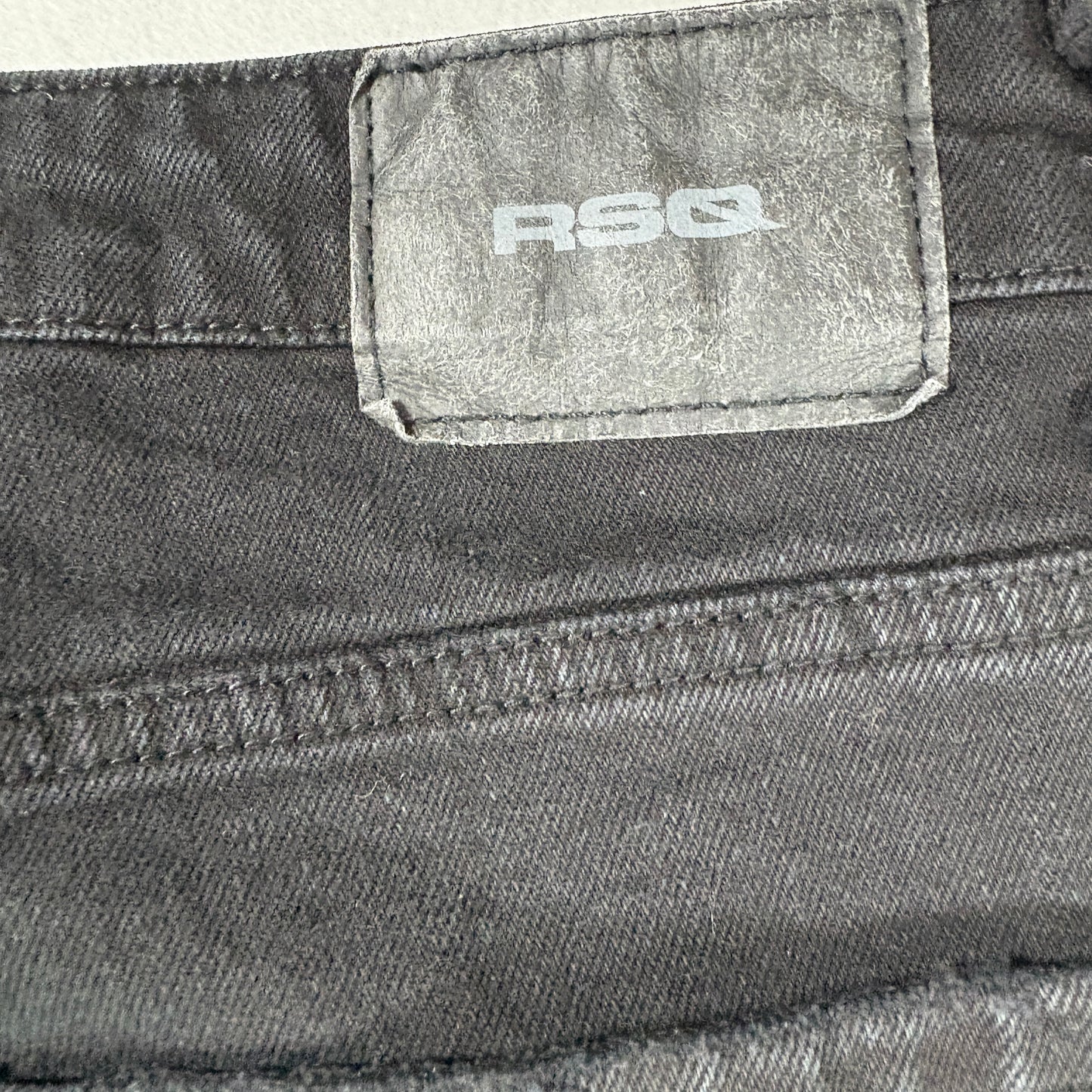 RSQ Mens Jeans Sz 30x32 Black Denim Slim Fit Distressed Ripped Grunge Y2K