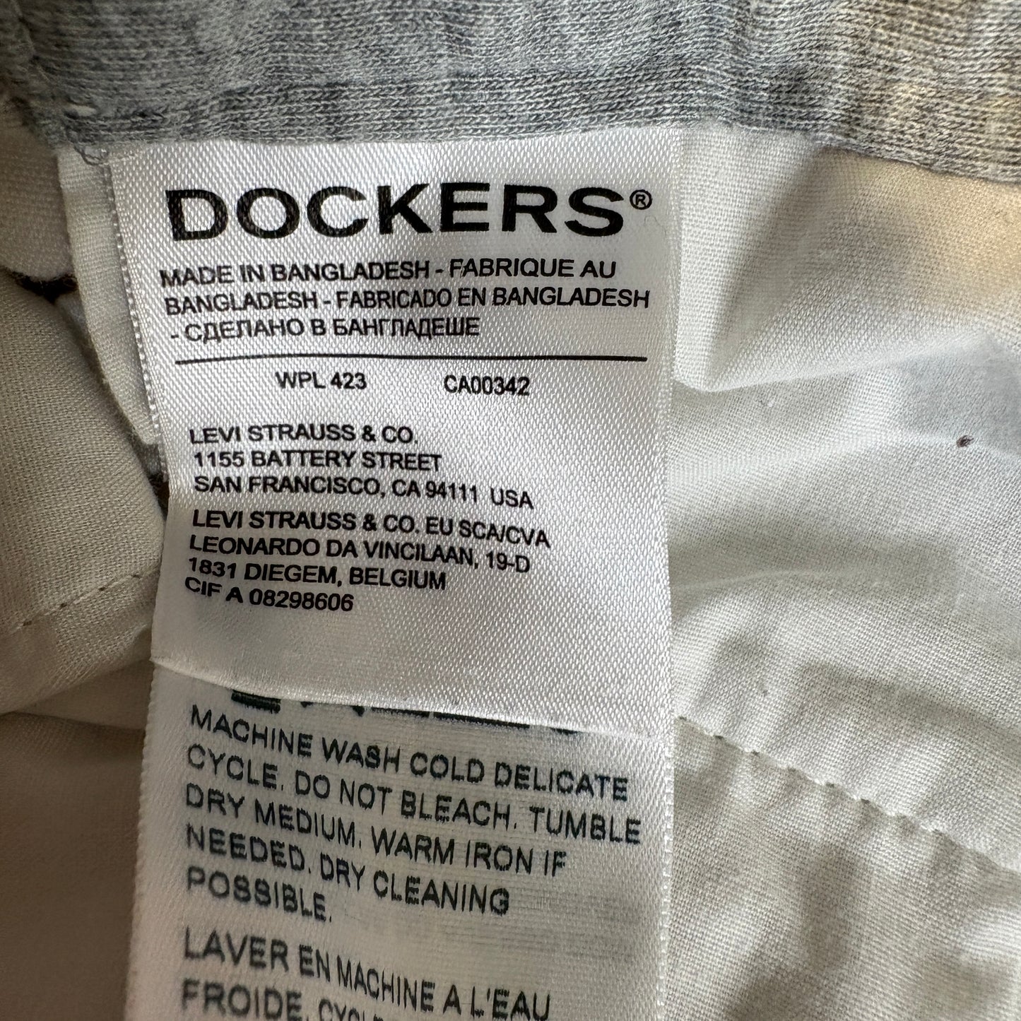 Dockers Men’s Khaki Pants Relaxed Fit Pleated Front Beige W33 L32