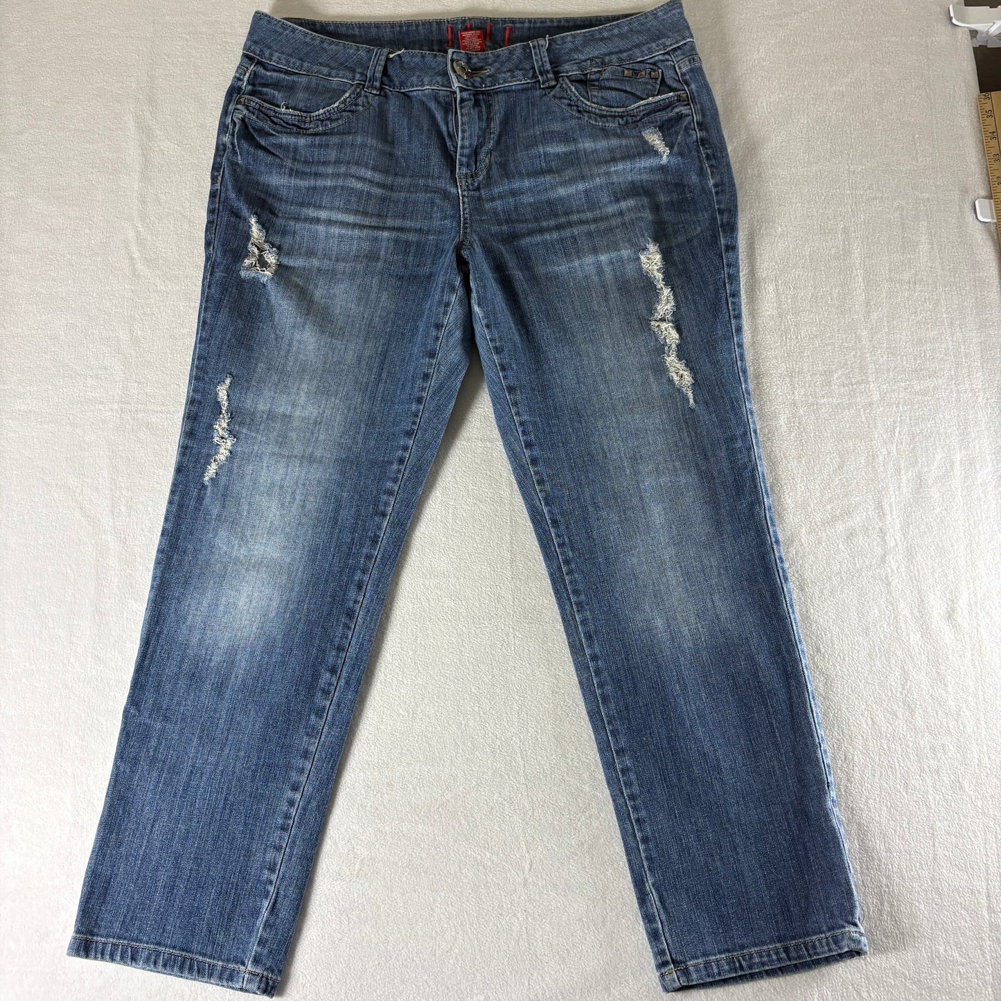 Elle Women’s Distressed Straight Leg Jeans Medium Wash Size 14 Stretch