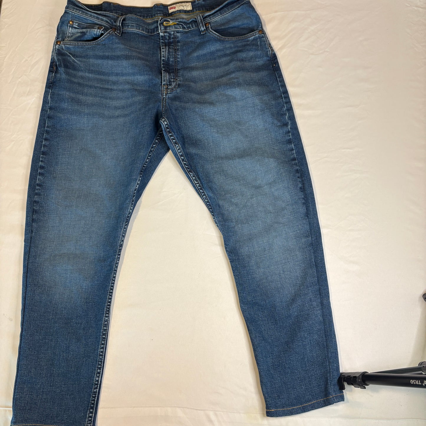 Wrangler Premium Quality Blue Jeans Men’s 36x32 Comfort Guaranteed Stretch Denim