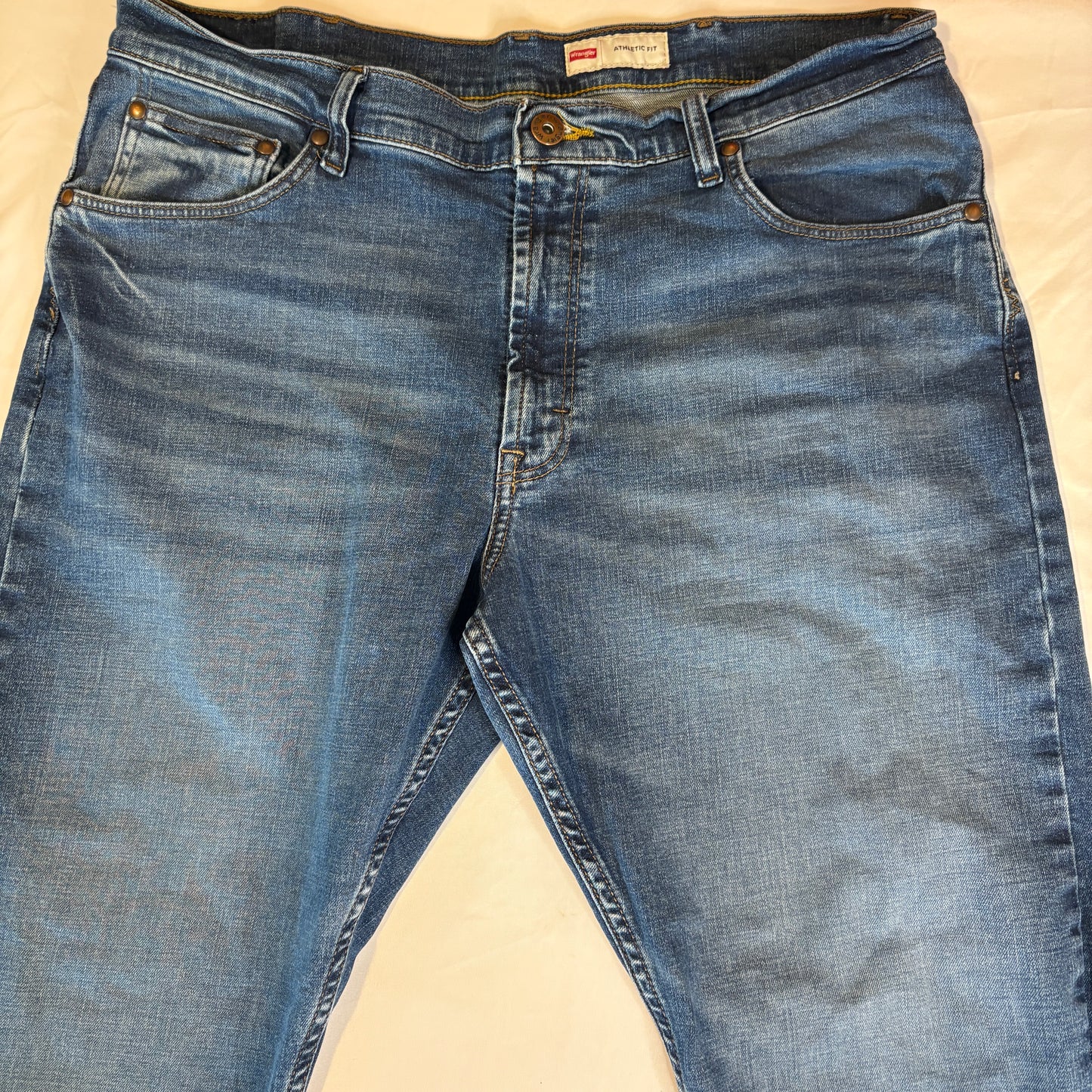 Wrangler Premium Quality Blue Jeans Men’s 36x32 Comfort Guaranteed Stretch Denim