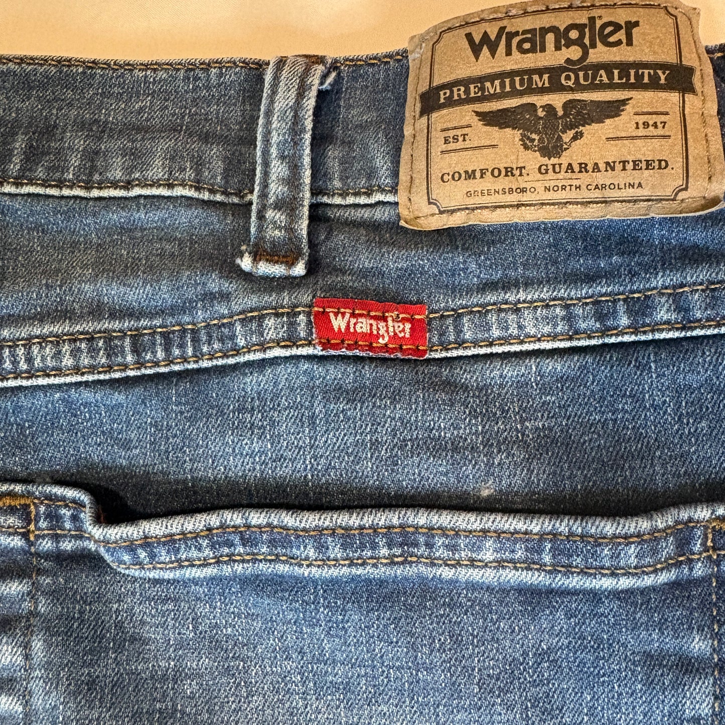 Wrangler Premium Quality Blue Jeans Men’s 36x32 Comfort Guaranteed Stretch Denim