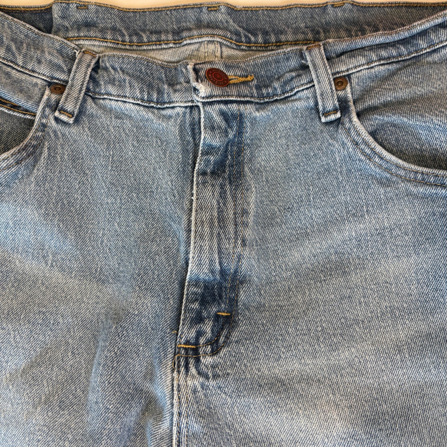 Wrangler Jeans Men’s 34x32 Blue Denim Straight Leg Comfort Stretch Mid Rise
