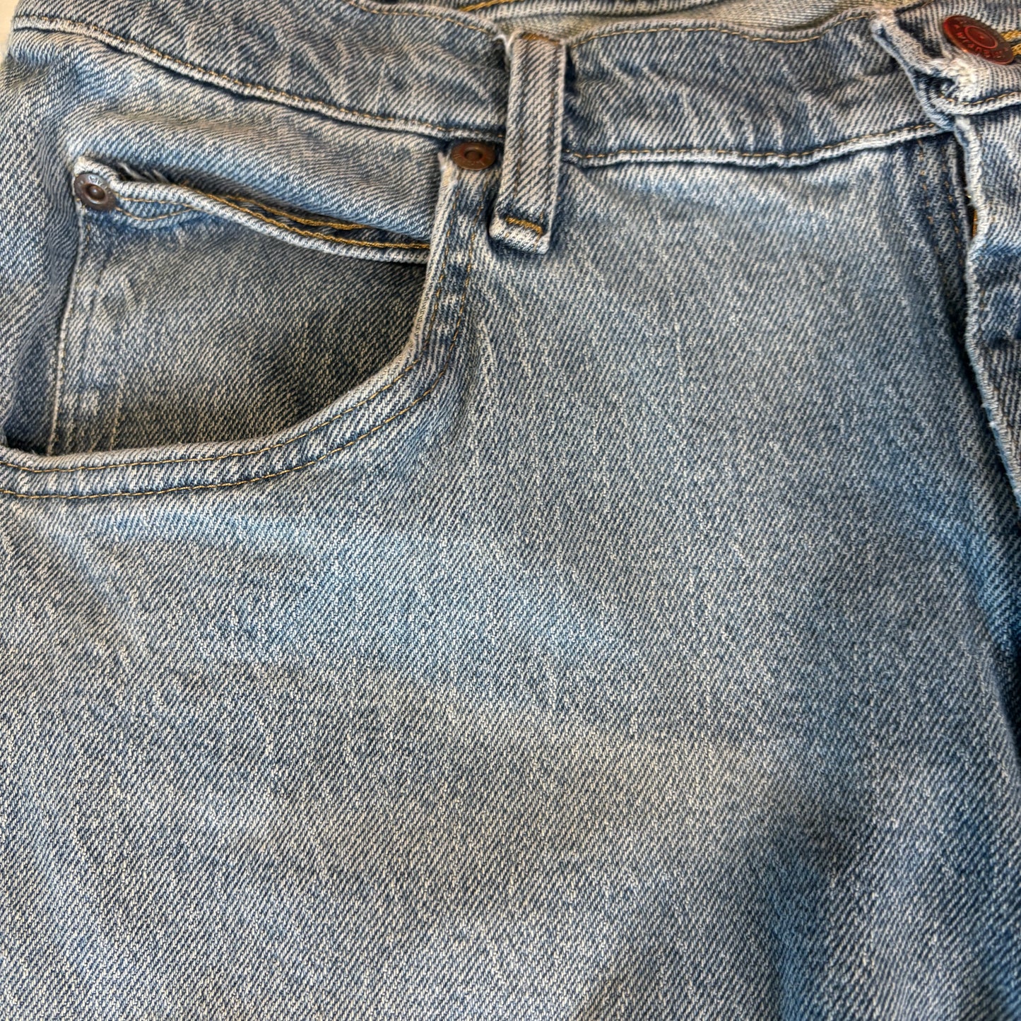 Wrangler Jeans Men’s 34x32 Blue Denim Straight Leg Comfort Stretch Mid Rise