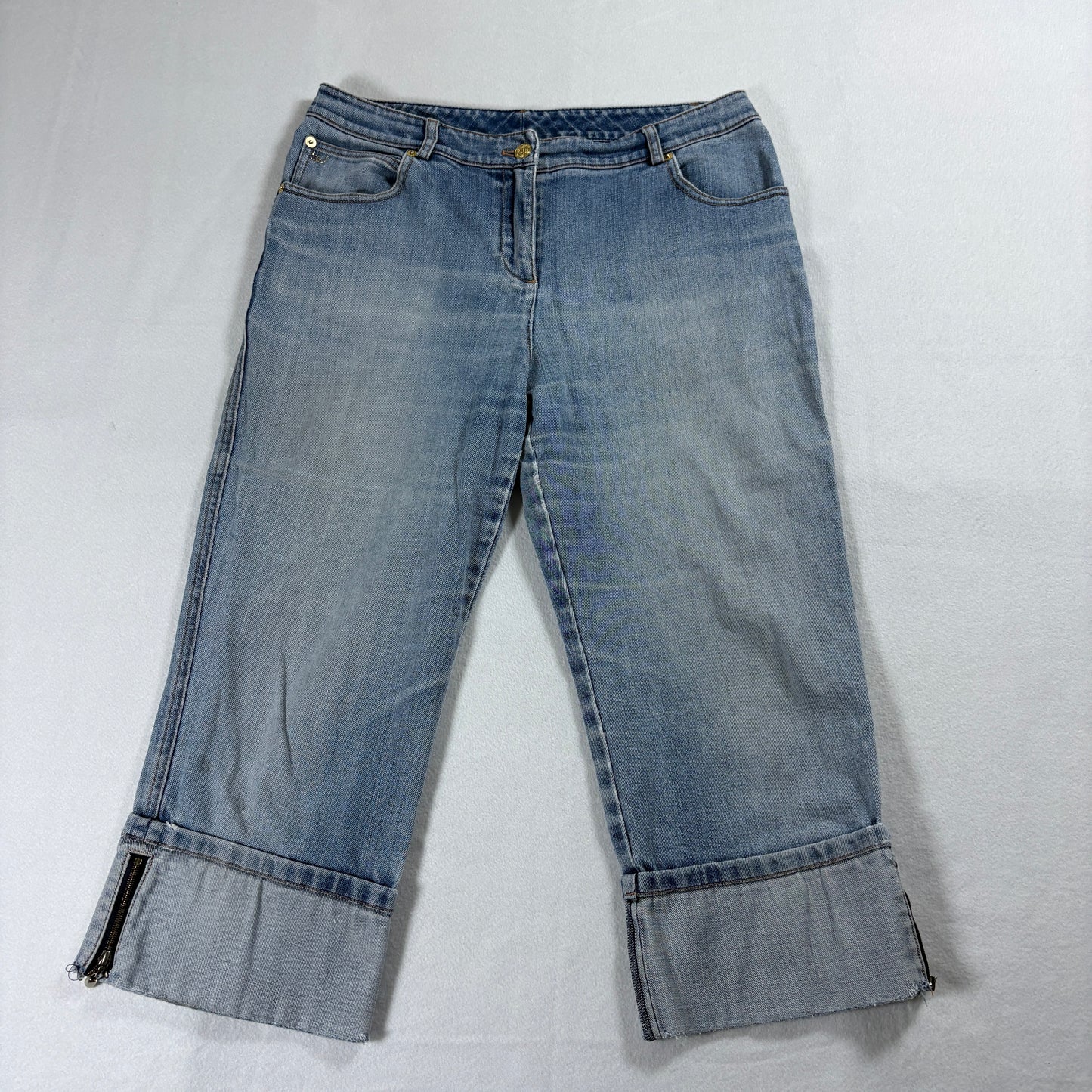 St John Jeans Womens Size 8 Cropped Zip Cuff Light Wash Denim Casual Fit Stretch