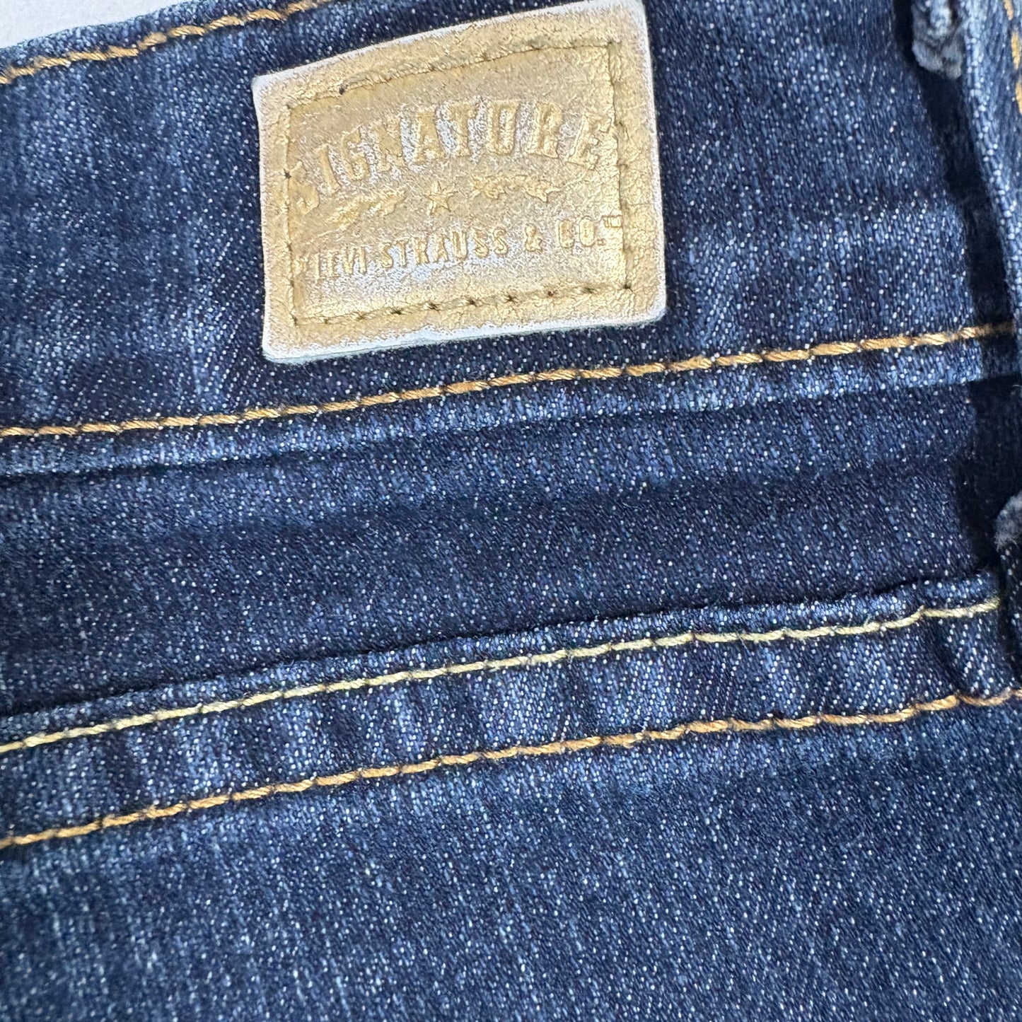 Levis Womens Jeans 10L Signature Skinny Dark Wash Stretch Totally Shaping Denim