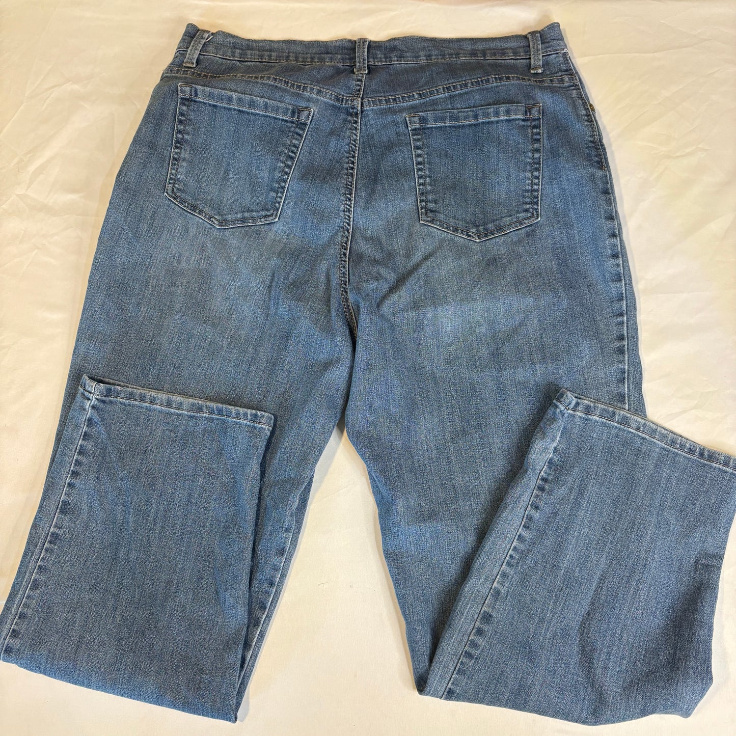 Gloria Vanderbilt Women’s 14 Short Bootcut Jeans Light Wash Stretch Denim Casual