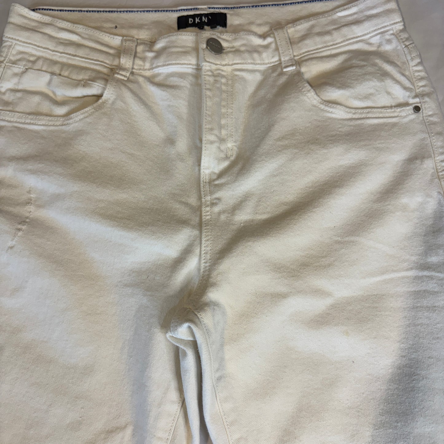 DKNY Women’s 2B Barrel Leg Jeans White Frayed Hem Cropped Denim Casual Pants