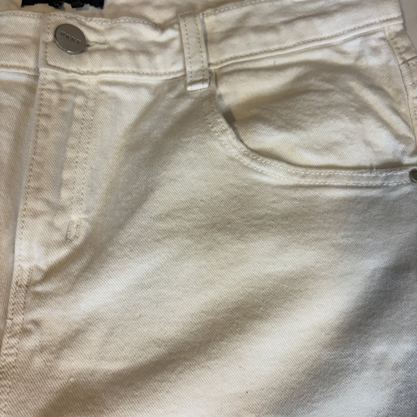 DKNY Women’s 2B Barrel Leg Jeans White Frayed Hem Cropped Denim Casual Pants