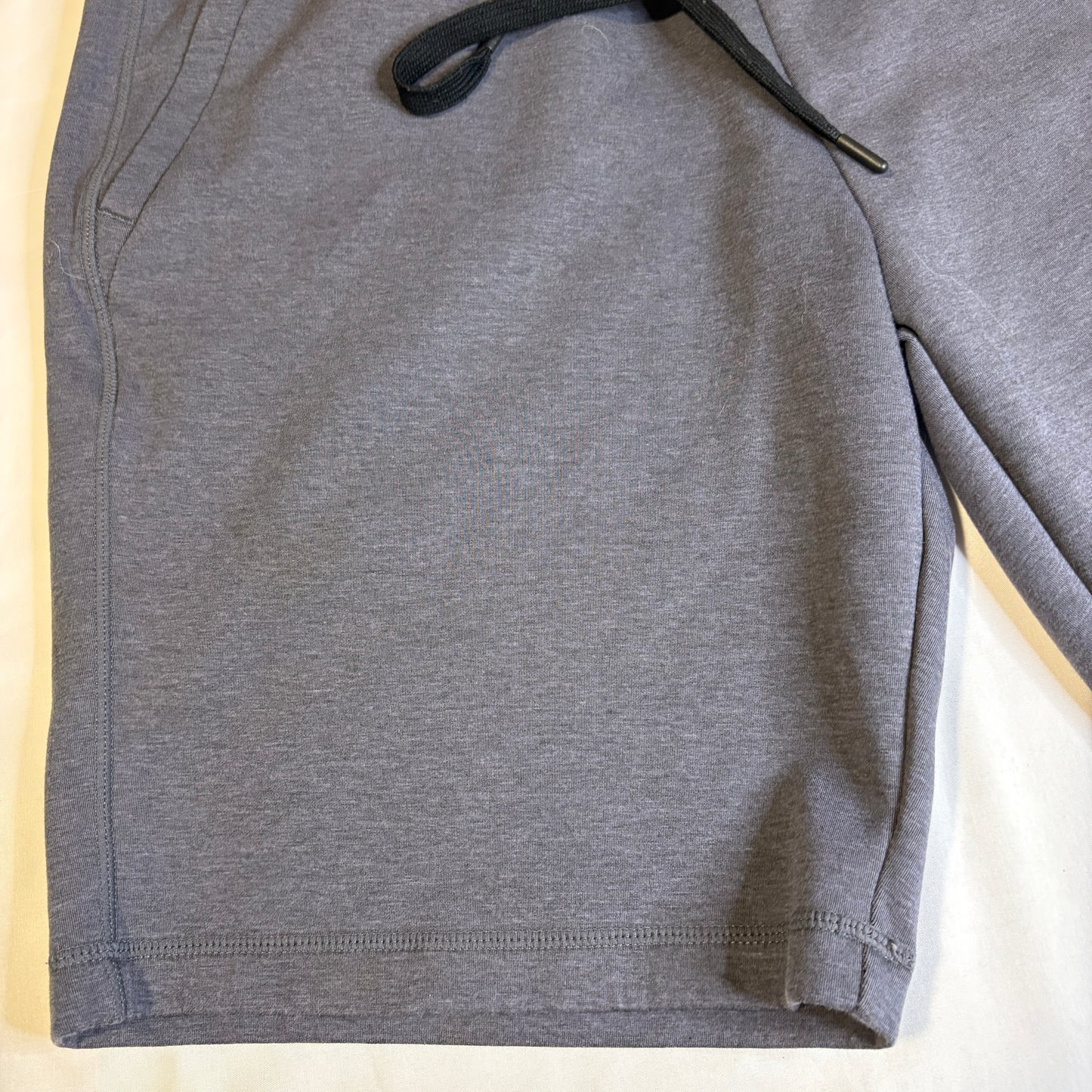 32 Degrees Cool Men’s Gray Athletic Shorts Size L Drawstring Casual Lounge Gym
