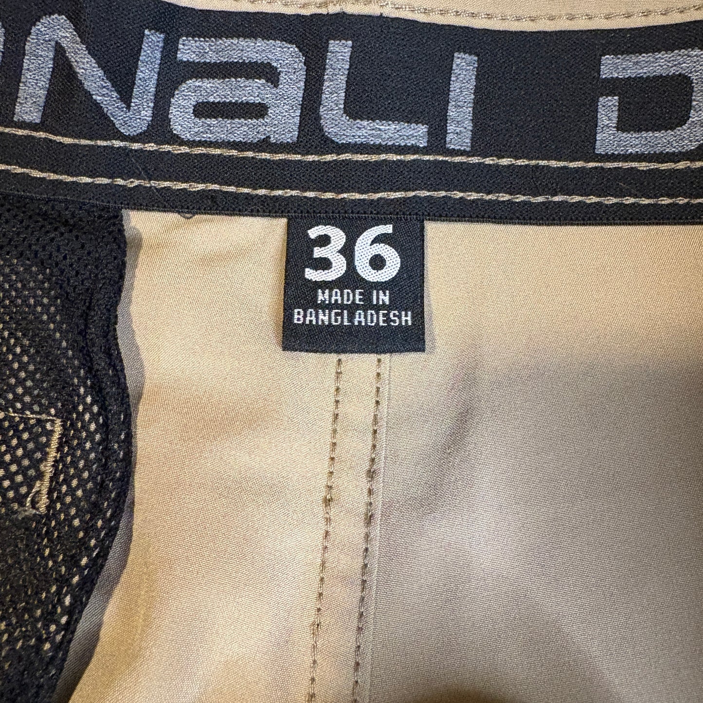 Denali Men’s Khaki Hiking Shorts Size 36 Outdoor Cargo Style Lightweight Travel