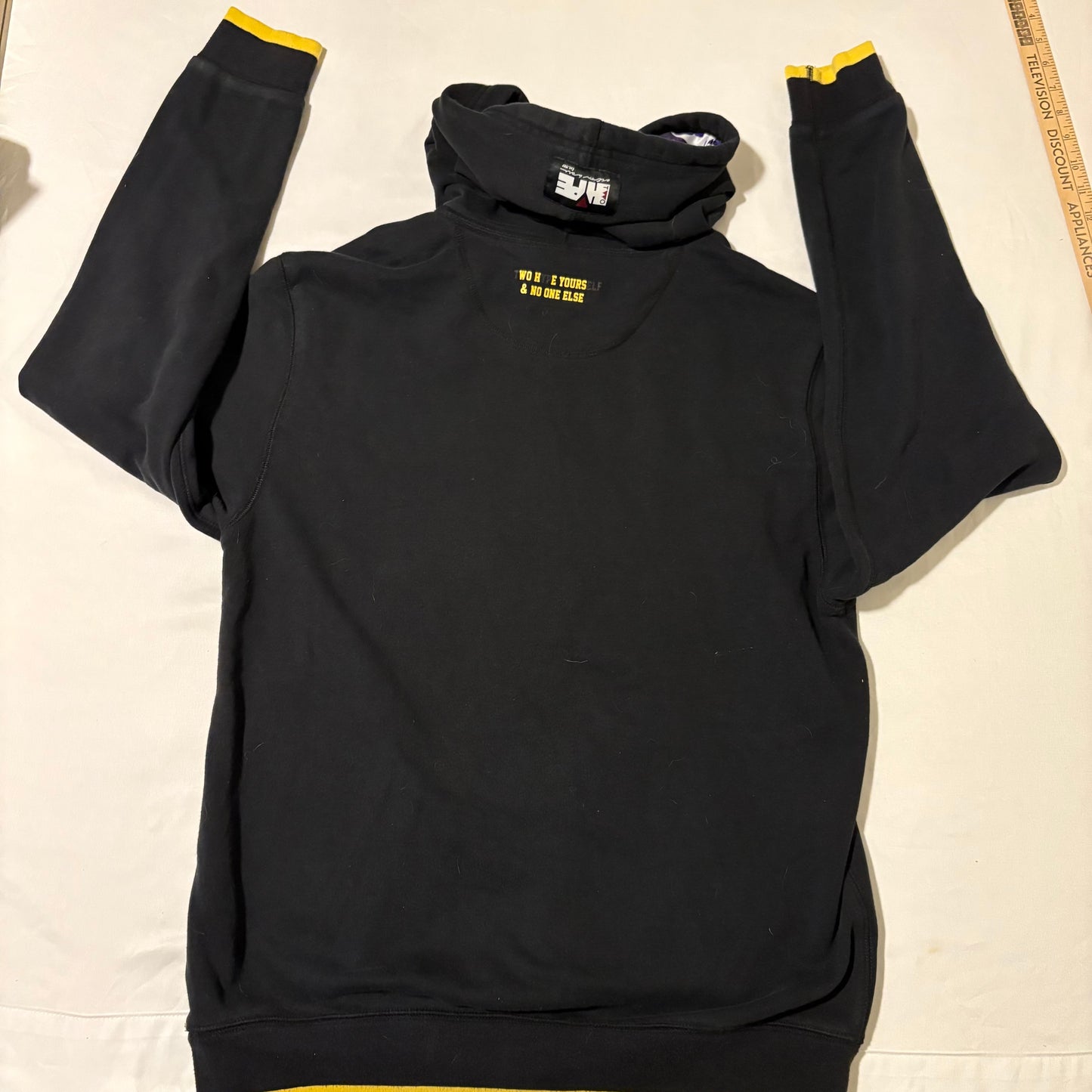 Los Angeles Lakers Hoodie Men’s XL NBA Hype Tribal Print Pullover Black Gold