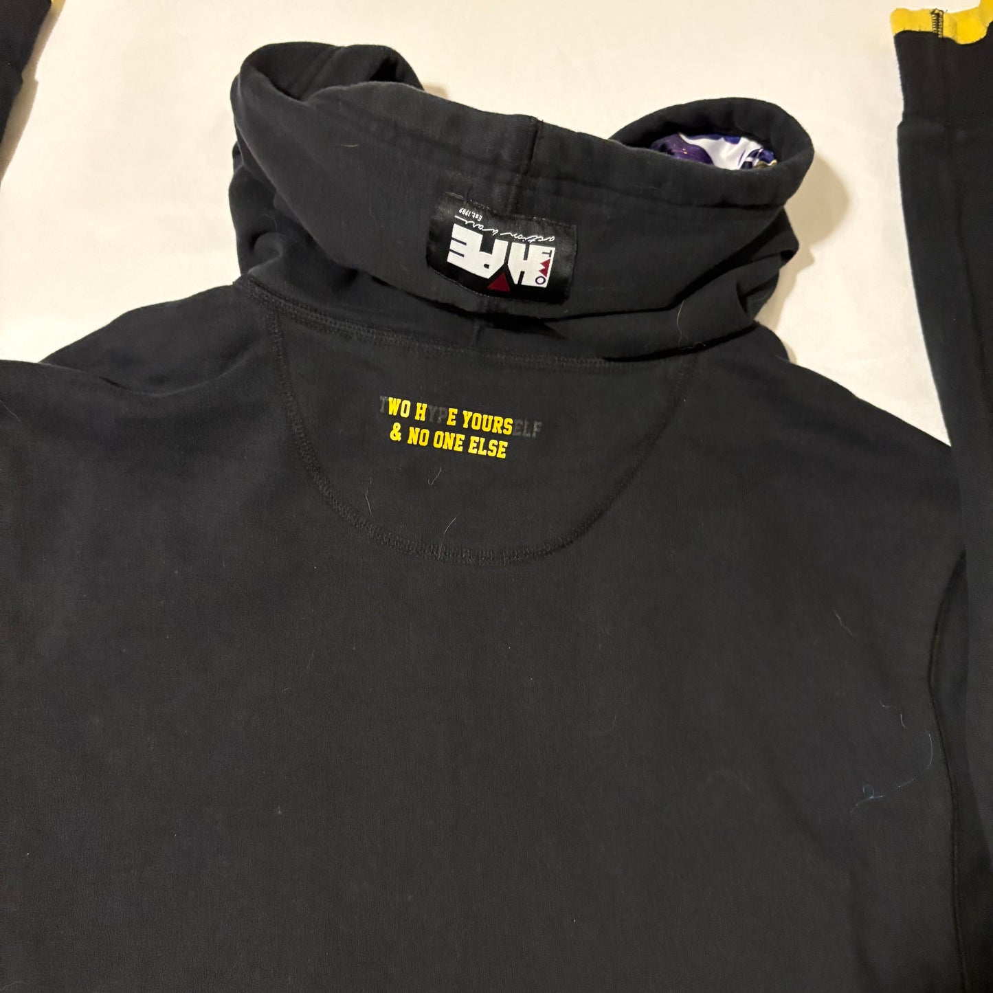 Los Angeles Lakers Hoodie Men’s XL NBA Hype Tribal Print Pullover Black Gold