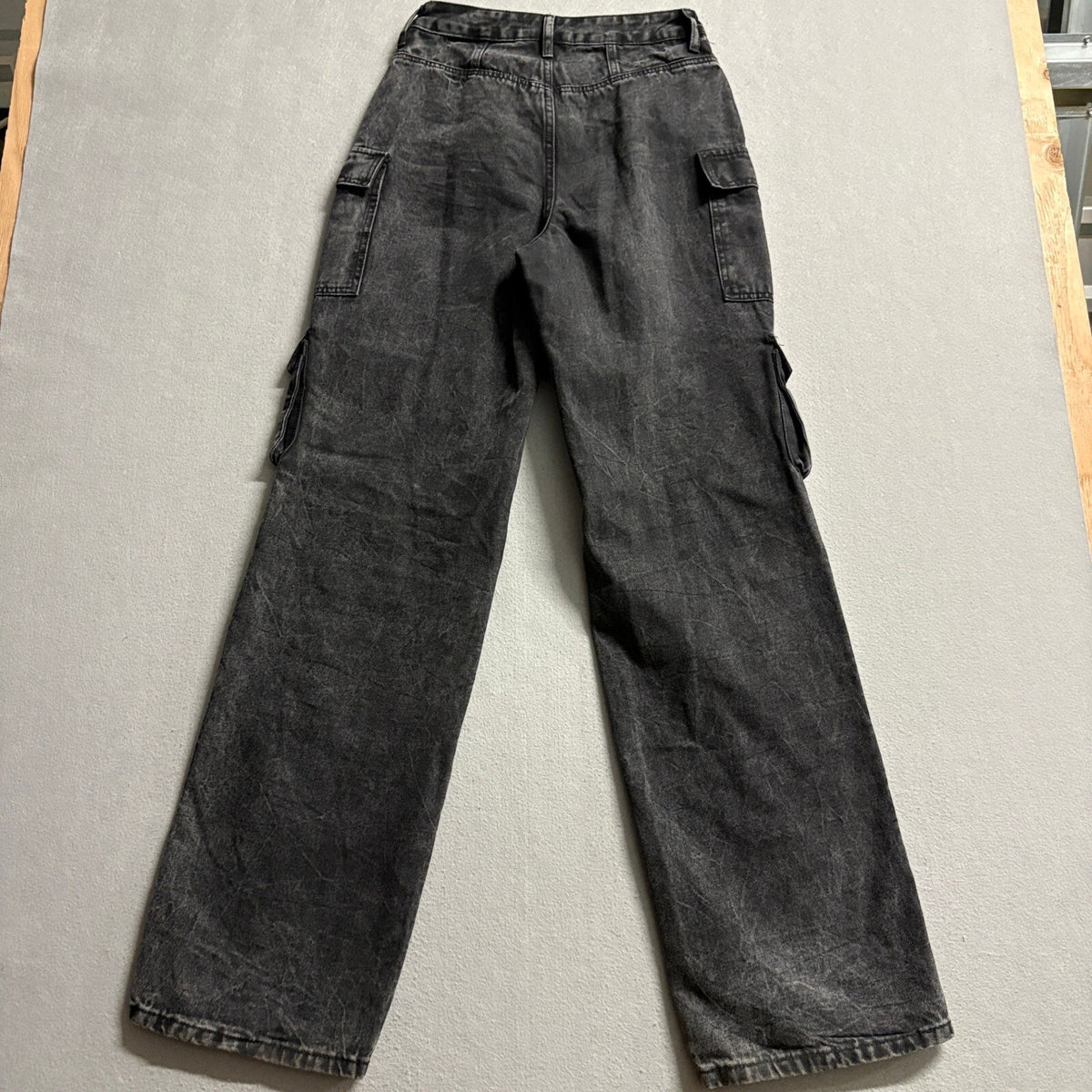 Fashion Nova High Waist Cargo Jeans Womens Size 1 Black Acid Wash Straight Leg