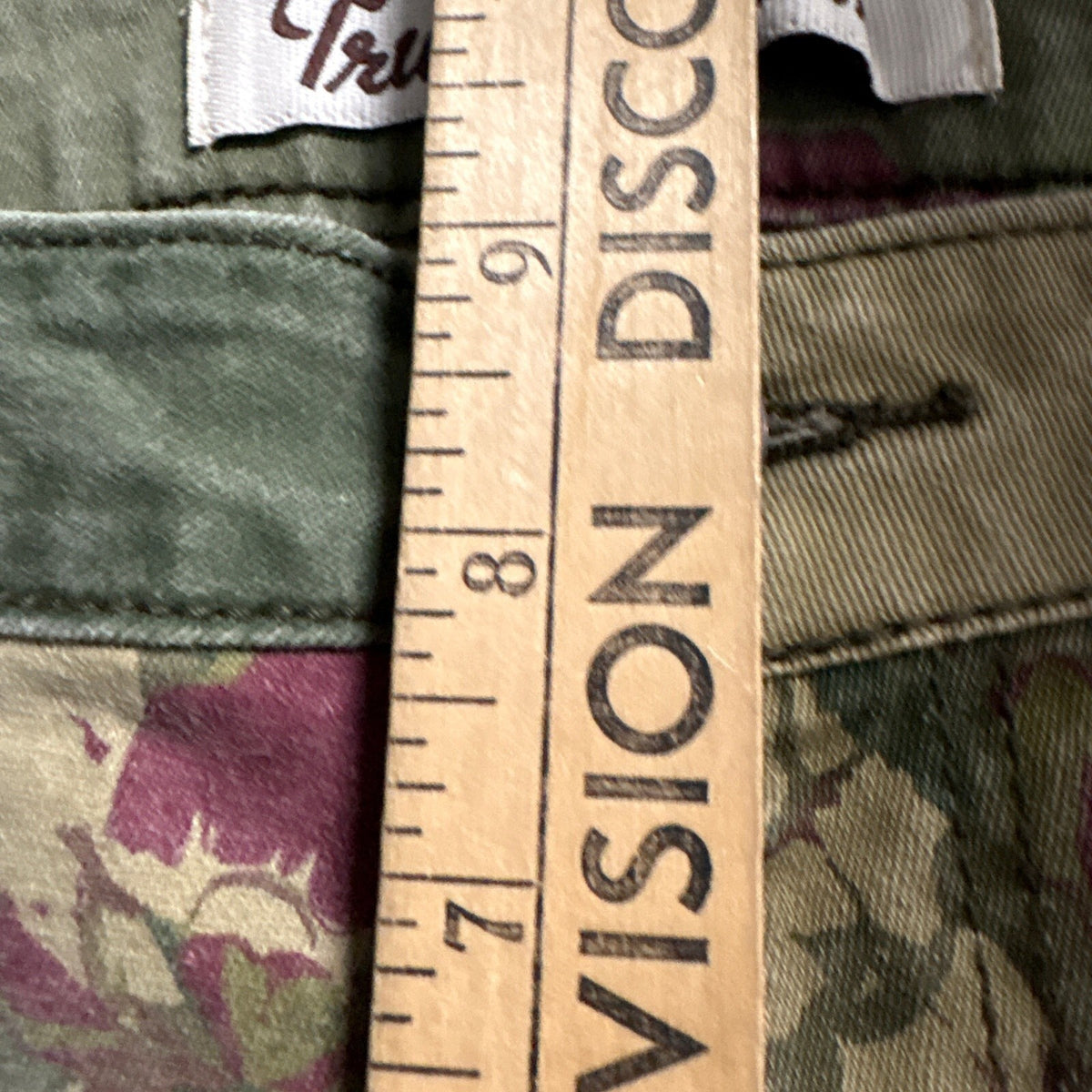 True Freedom Floral Camo Jeans Juniors Size 13 Olive Green Purple Rose Print