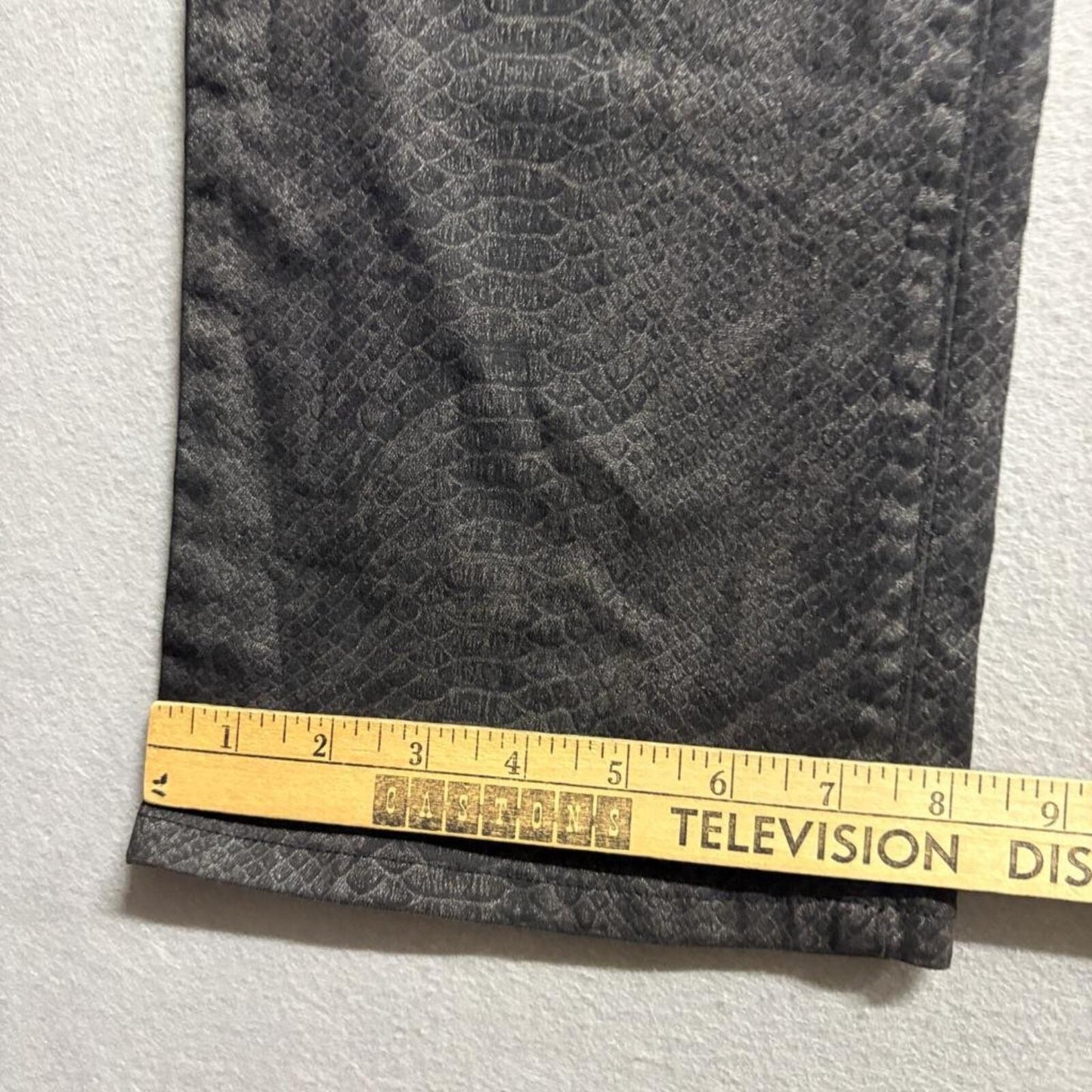 NYDJ Straight Leg Jeans Womens 10 Black Gray Snakeskin Print Stretch Made in USA