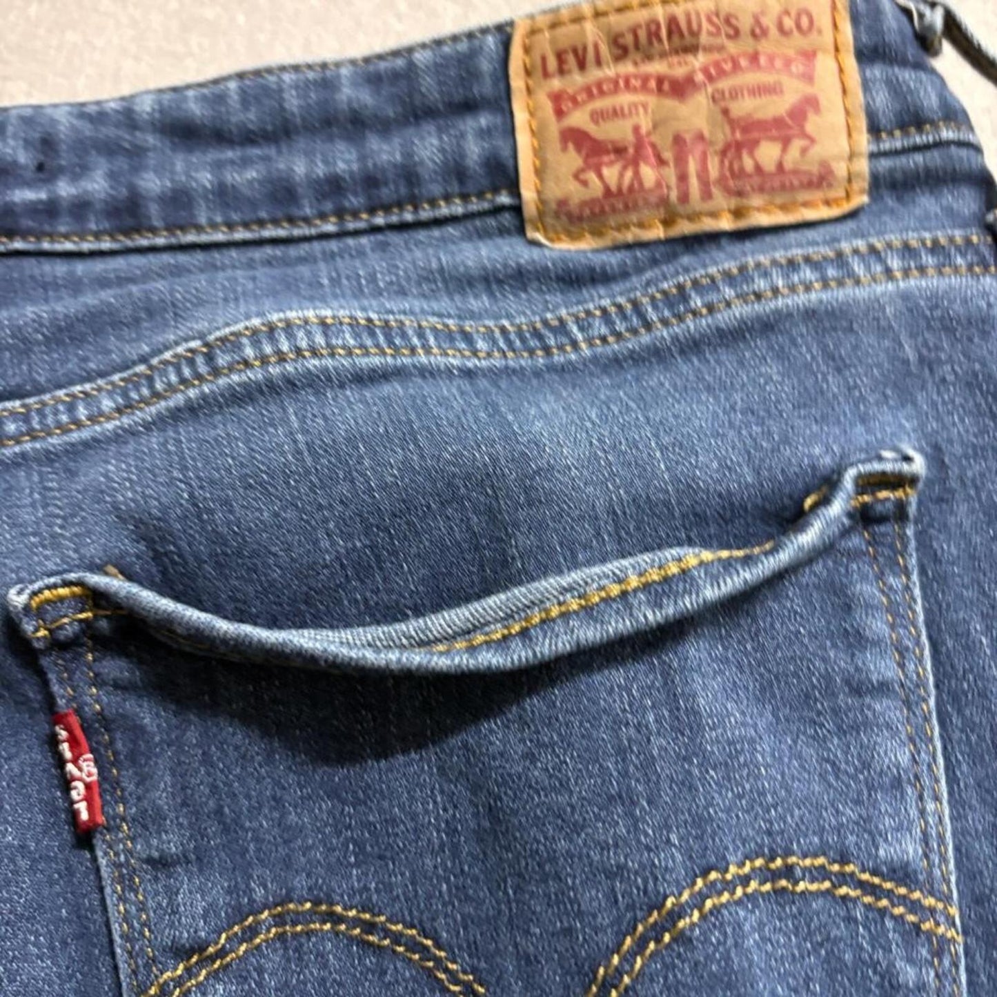Levis High Rise Skinny Ankle Jeans Womens 33 Blue Denim Stretch Cropped