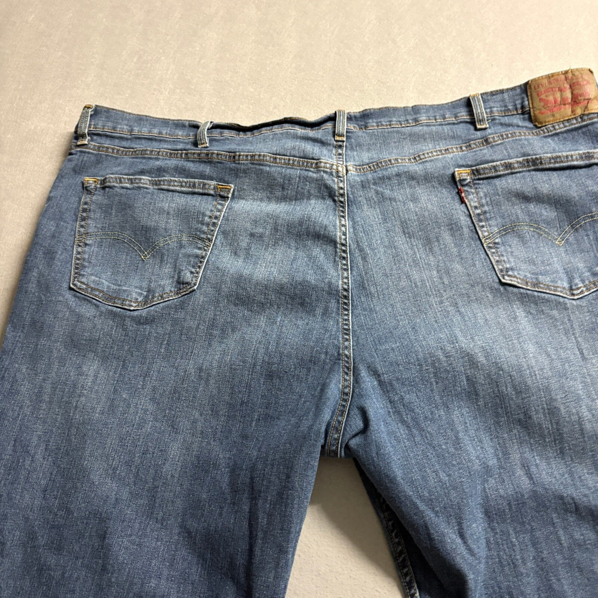 Levi's 550 Relaxed Fit Tapered Leg Jeans Mens 54 x 28 Big & Tall Blue Denim