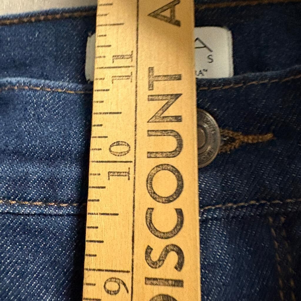 Sofia Jeans by Sofia Vergara Melisa Flare Jeans Womens Size 10 Dark Wash Blue