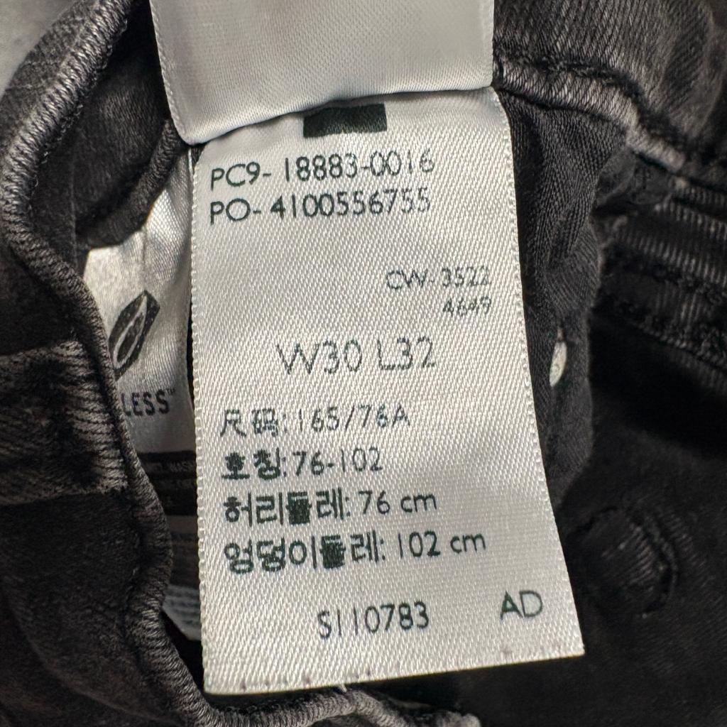 Levi's 724 High Rise Straight Jeans Womens Size 30x32 Black Denim Stretch