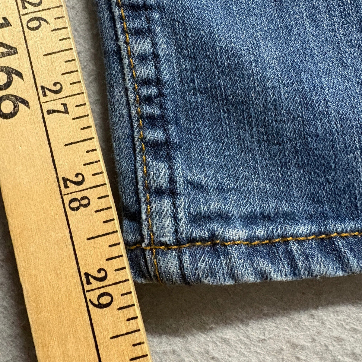 Vans V66 Standard Distressed Mens Blue Denim Jeans Size 30 x 30 Ripped Knees