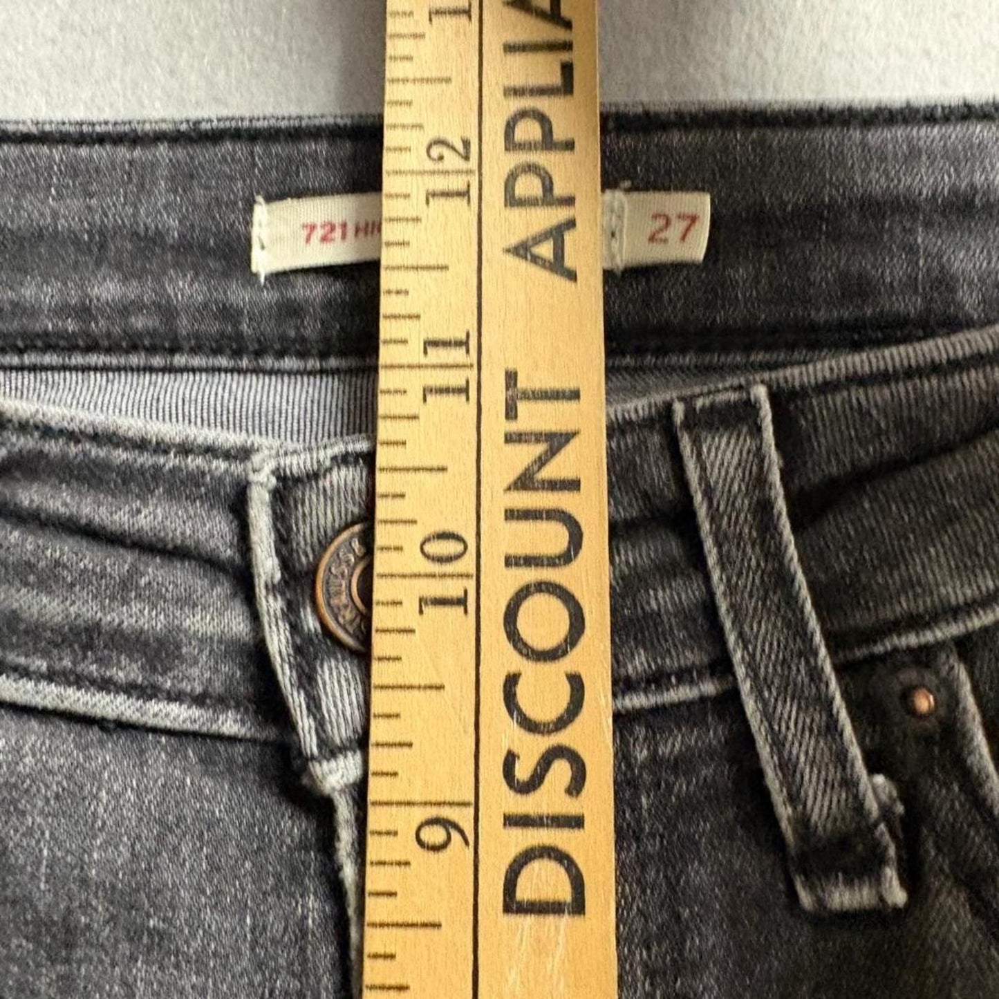 Levi's 721 High Rise Skinny Jeans Womens 27x30 Gray Distressed Ripped Knee Denim
