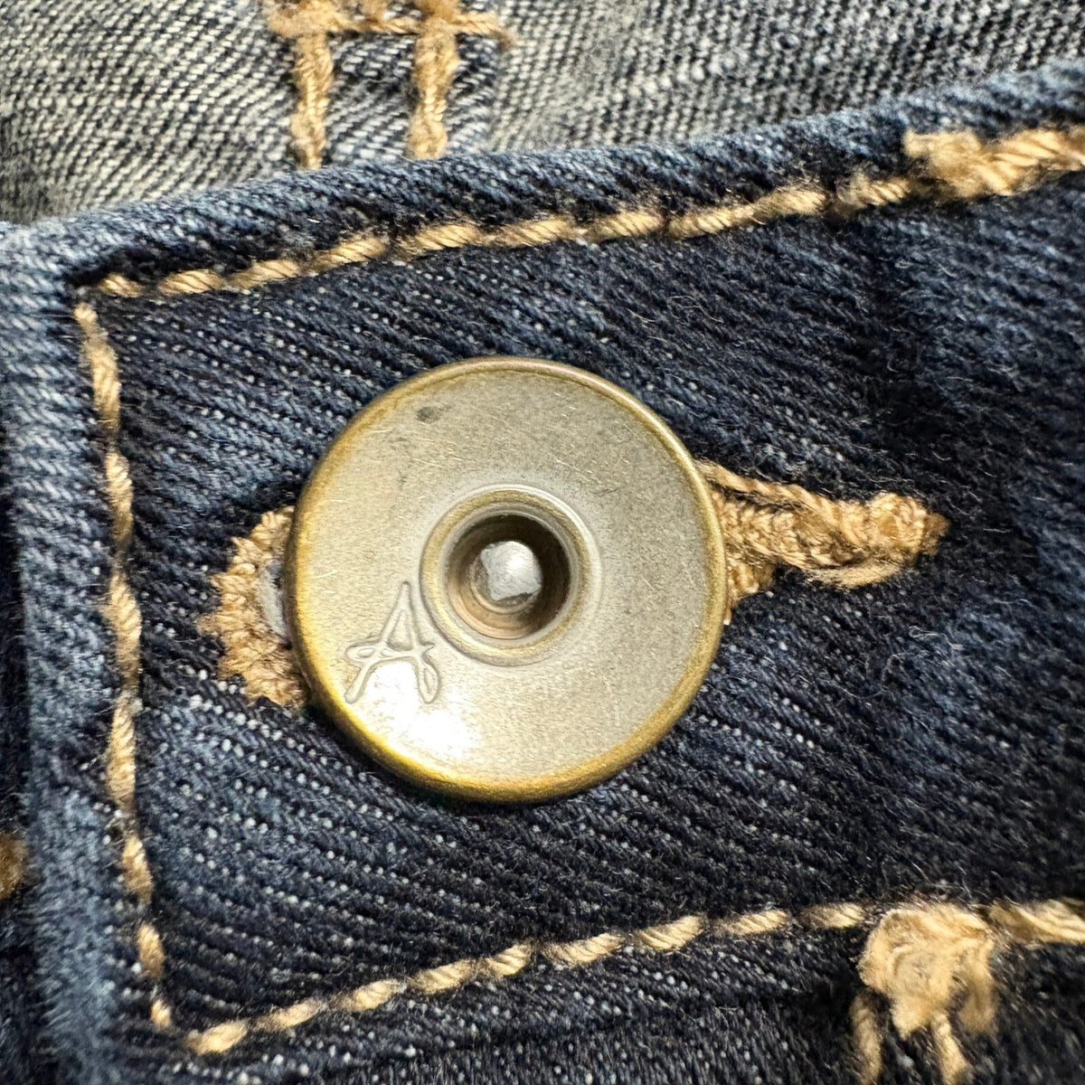 Aura from Women at Wrangler Jeans Size 16 Straight Leg Dark Wash Stretch Blue