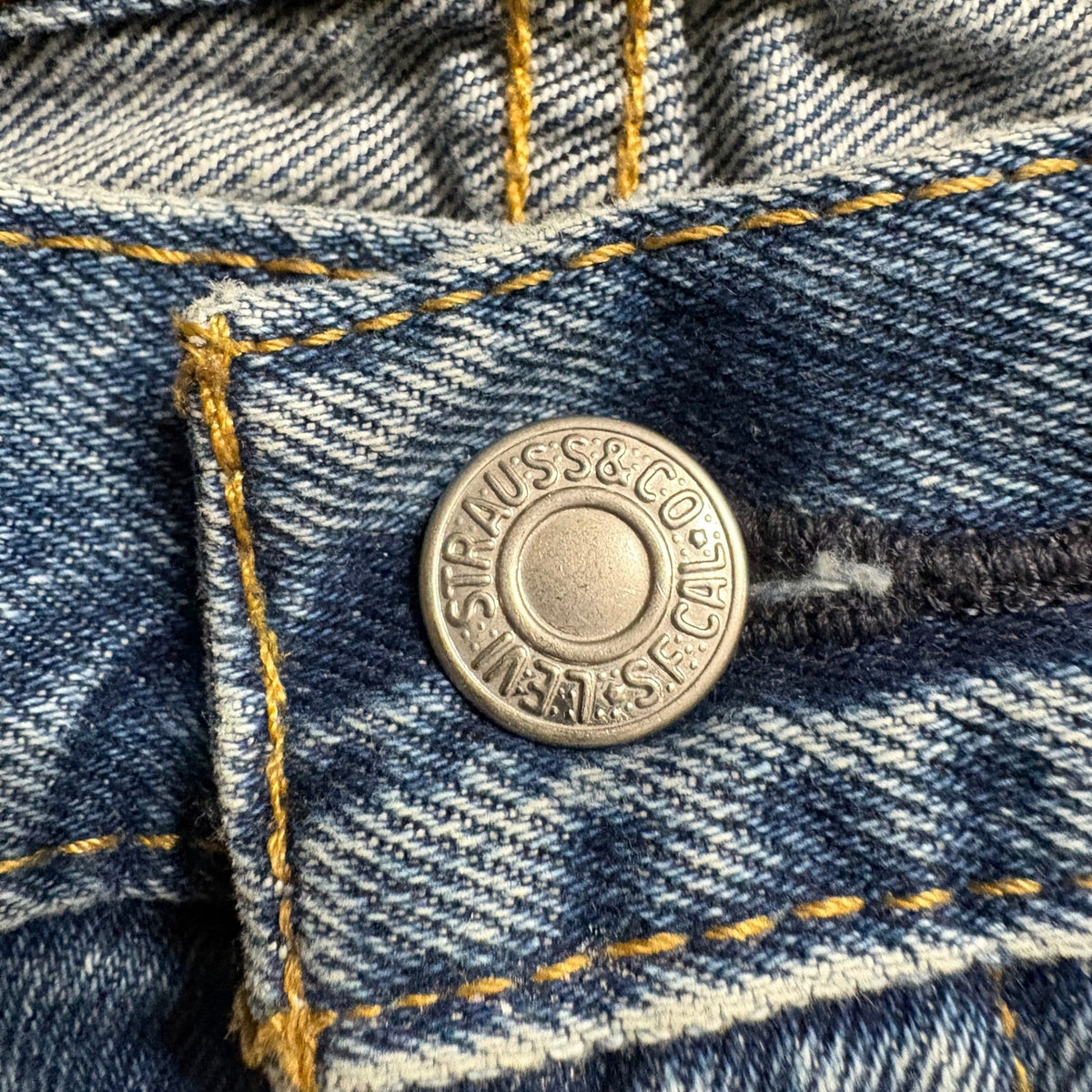 Levis 505 Regular Fit Jeans Mens 38x34 Blue Denim Straight Leg Pants
