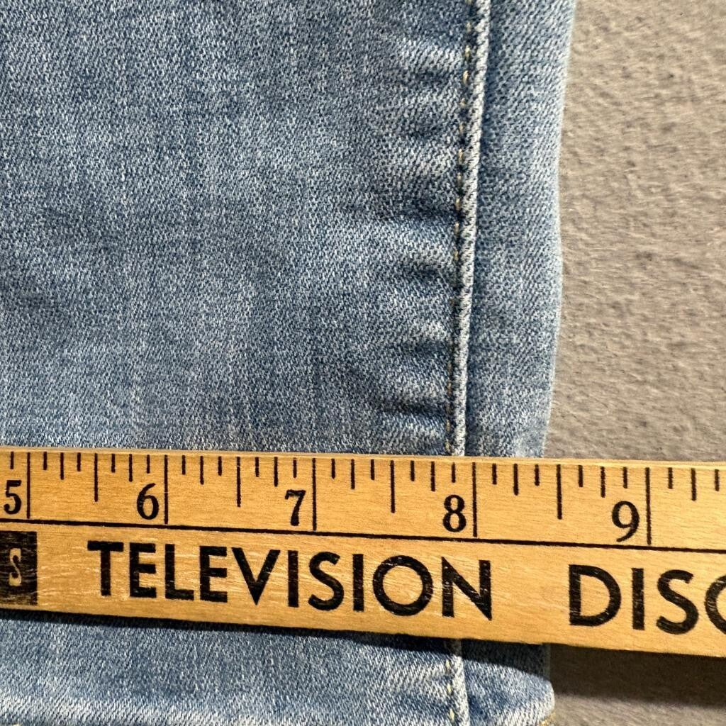 Levis Classic Straight Jeans Womens 20W Medium Wash Blue Denim Stretch WaterLess