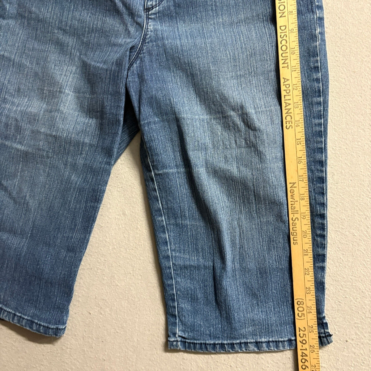 Gloria Vanderbilt Amanda Skimmer Denim Shorts Womens Size 12 Blue Jean Capris