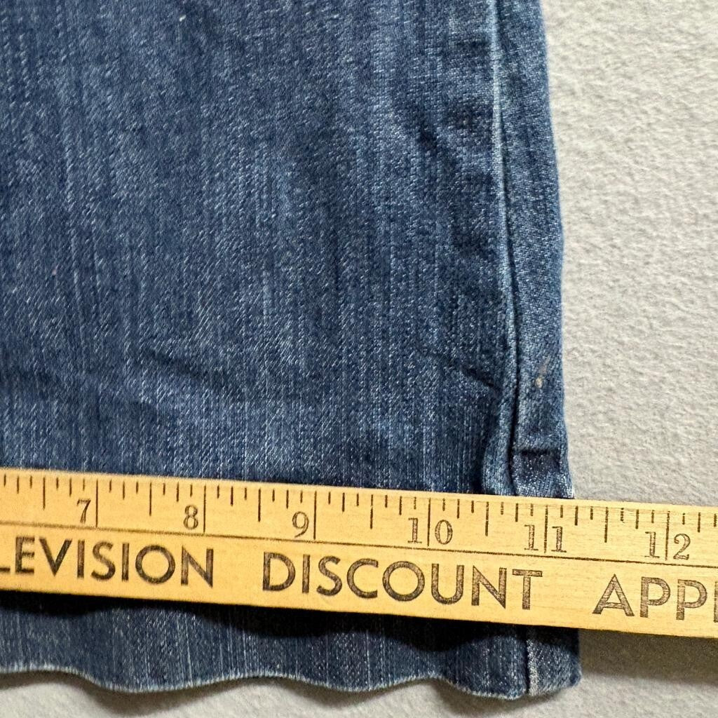 Old Navy The Sweetheart Jeans Womens 18 Regular Blue Denim Classic Rise Bootcut