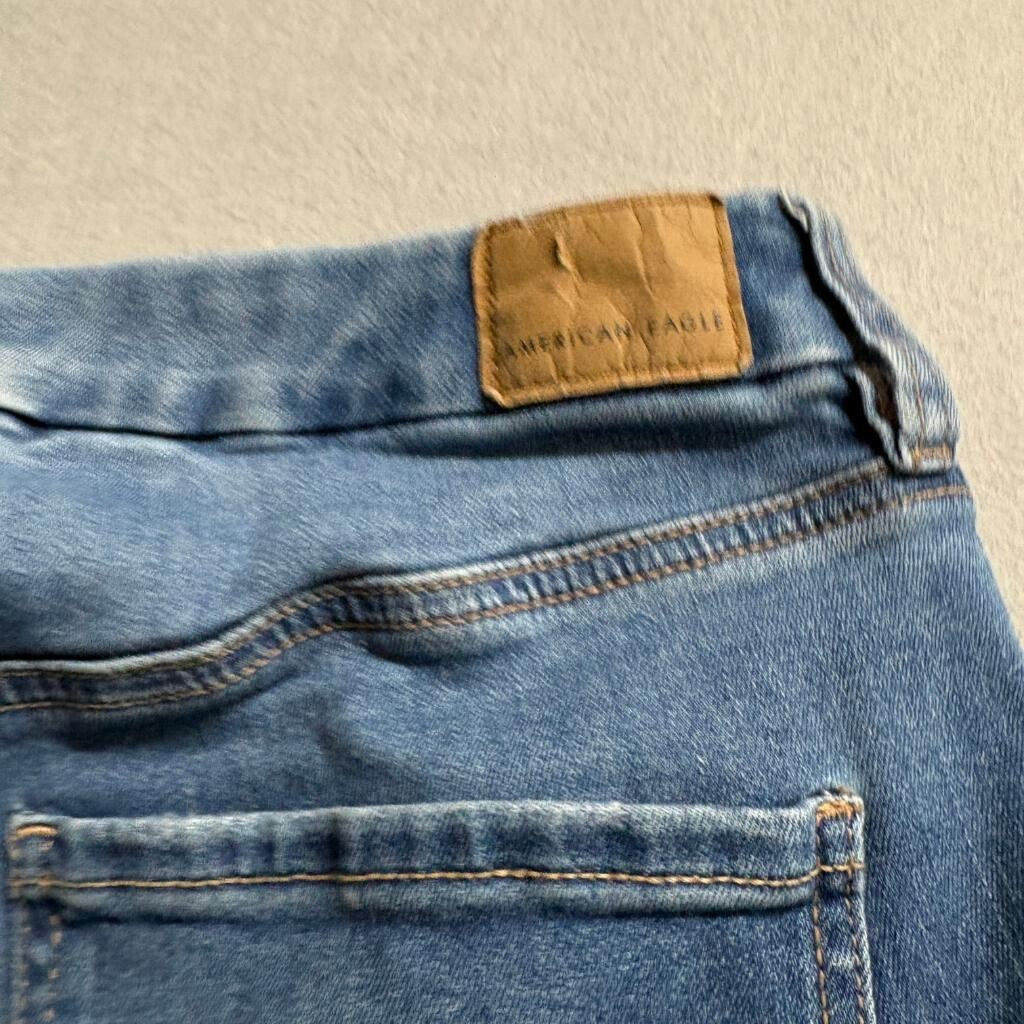 American Eagle Curvy High Rise Jegging Womens Size 8 Blue Distressed Jeans