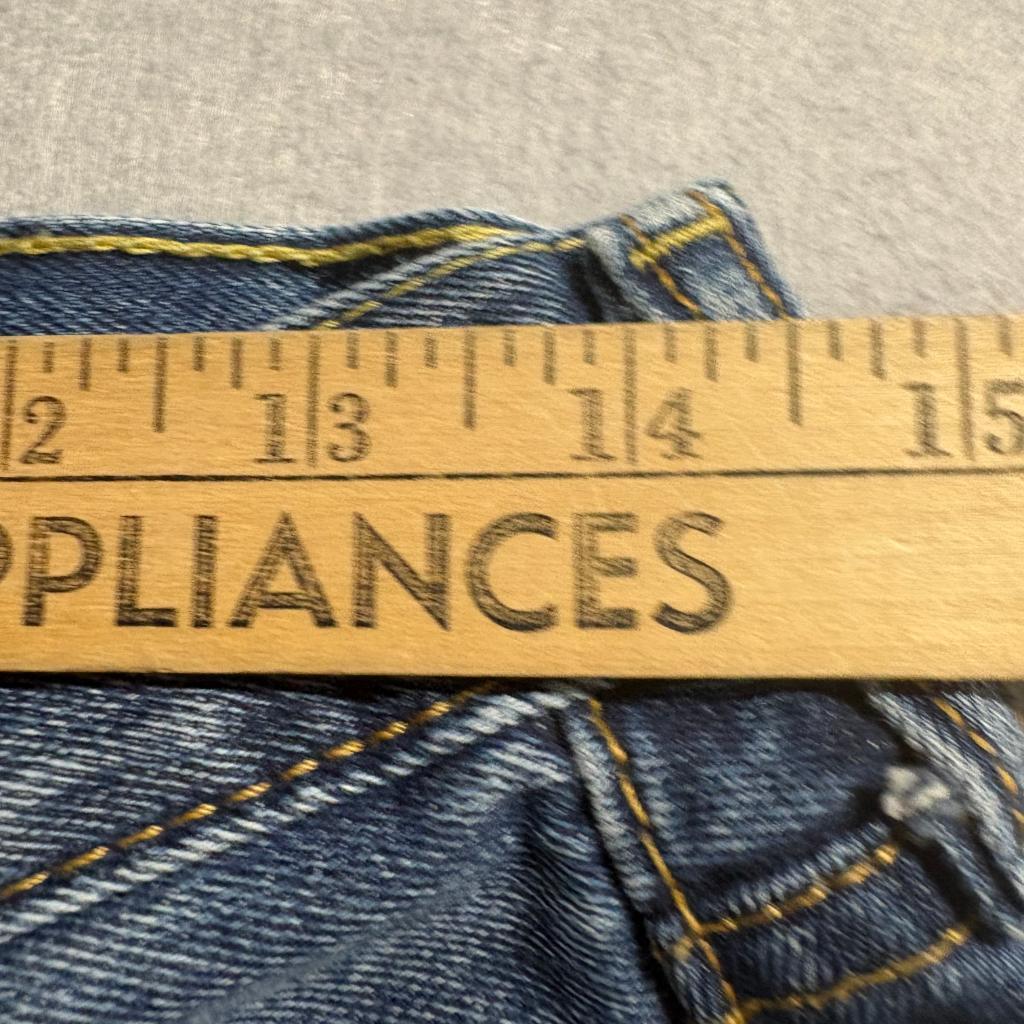 Levis 502 Regular Taper Jeans Mens 30x32 Distressed Ripped Blue Denim 100%