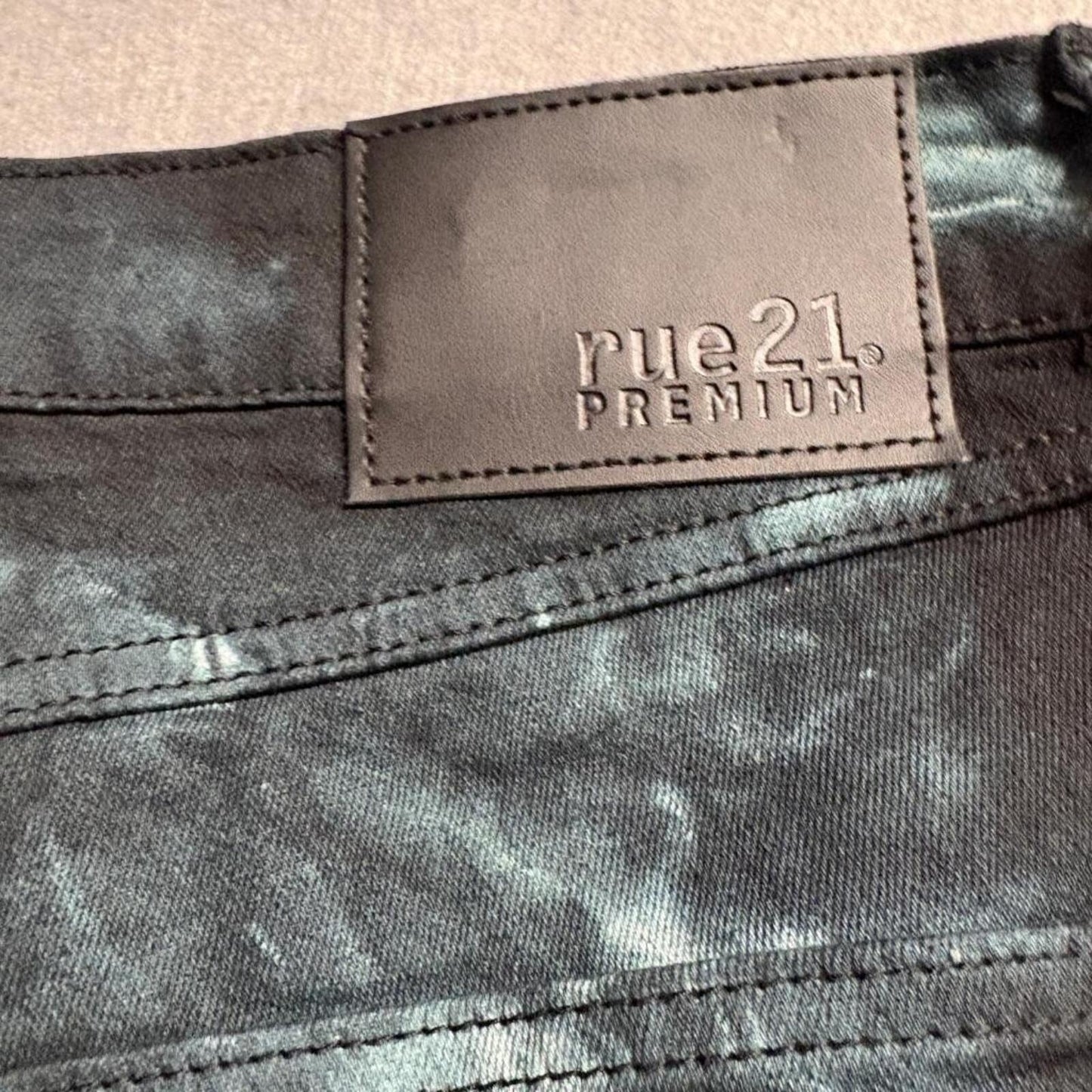 Rue21 Premium Supreme Flex Skinny Jeans Mens 30x32 Black Green Tie Dye Bleach