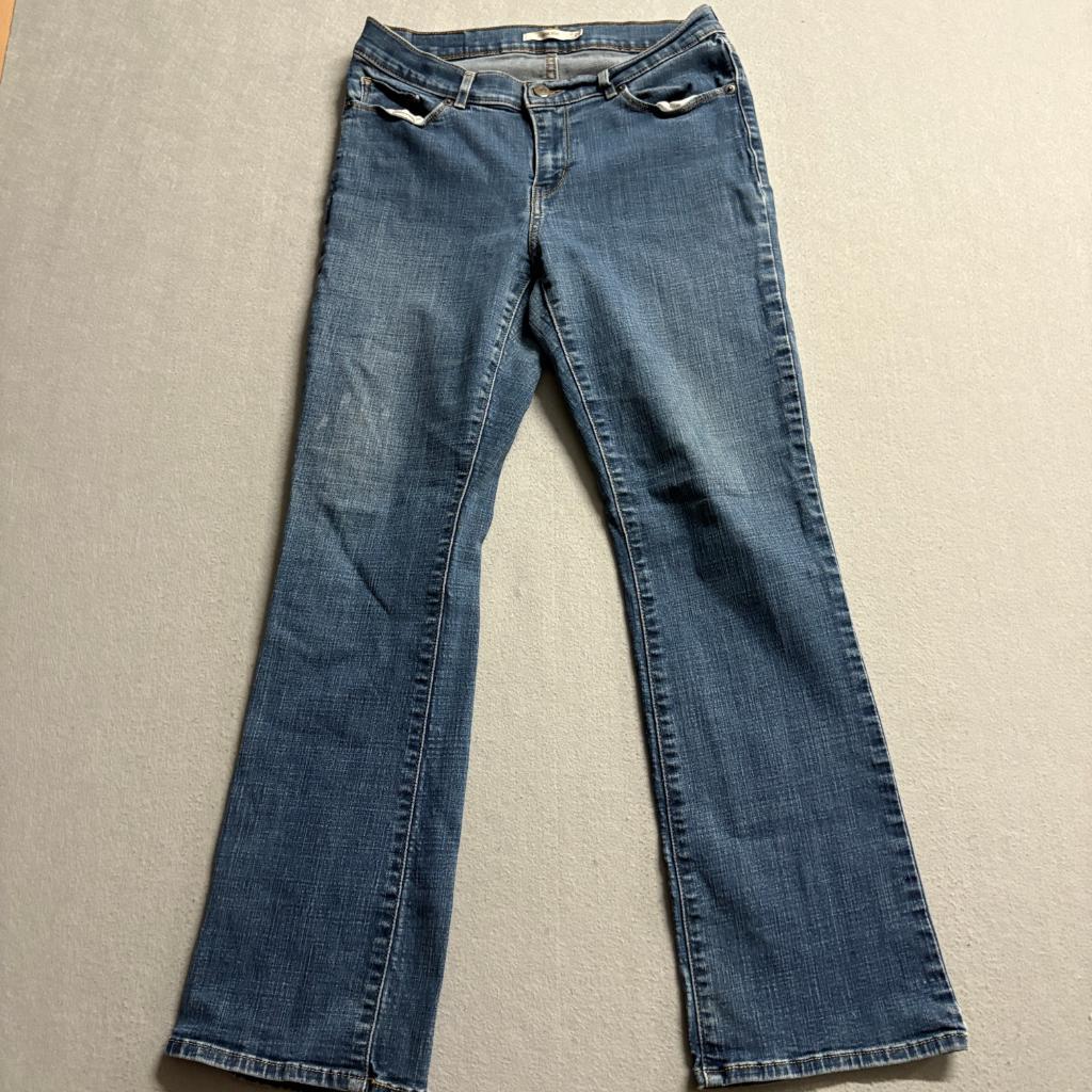 Levis Classic Bootcut Jeans Womens 29 Medium Wash Blue Denim Stretch 8S W29 L30