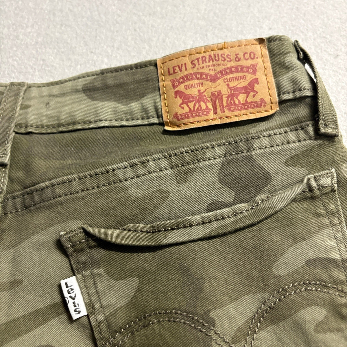 Levis 711 Skinny Ankle Jeans Womens 27 Green Camo Camouflage Stretch Denim Pants