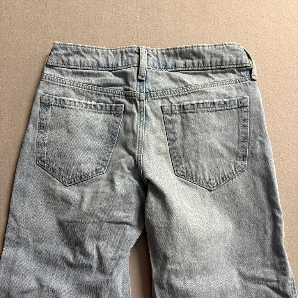 Hollister Low Rise Baggy Jeans Womens 00R W24 Light Wash Distressed Hem Denim