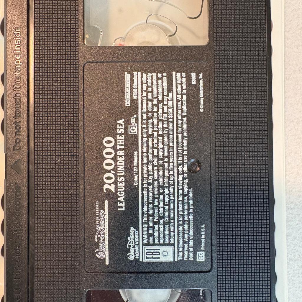 20000 Leagues Under the Sea VHS Walt Disney Film Classics Kirk Douglas Clamshell
