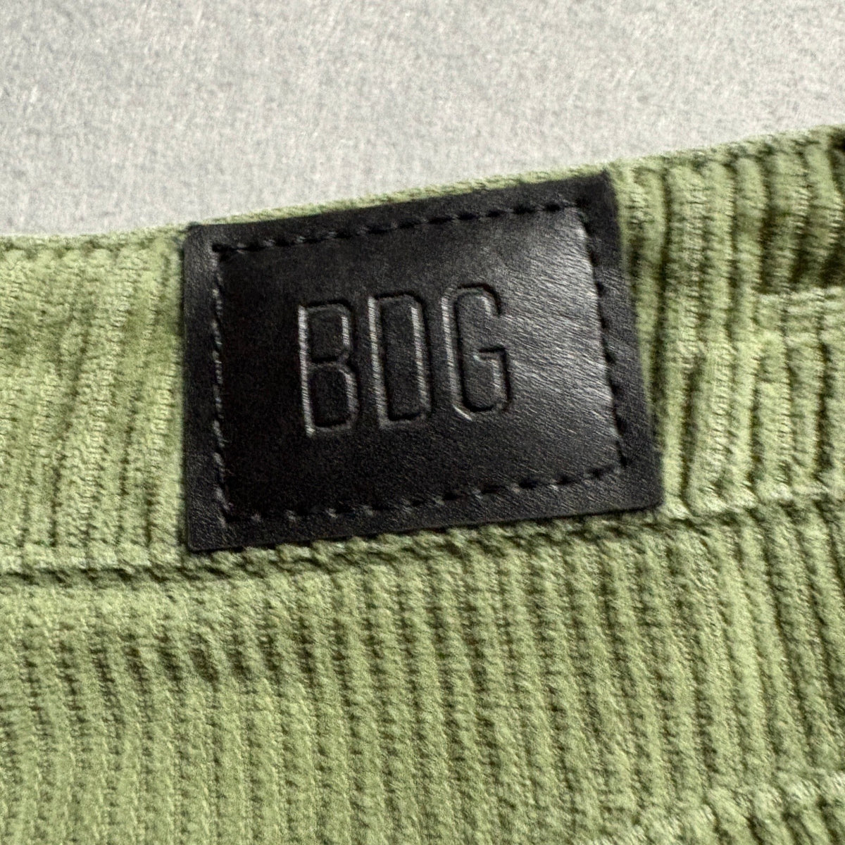 BDG Urban Outfitters Mom High Rise Corduroy Pants Womens Size 24 Green Cotton
