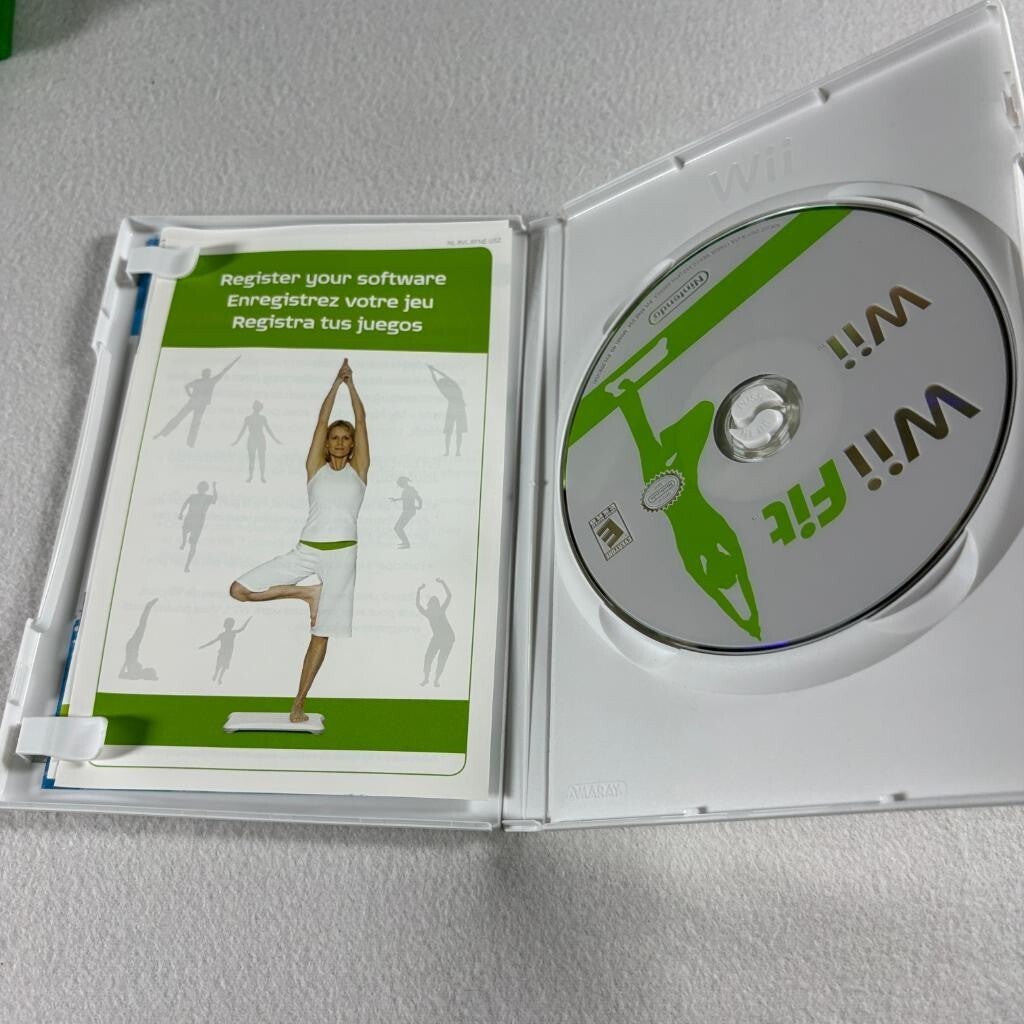 Wii Fit Nintendo Wii Game Complete CIB with Manual