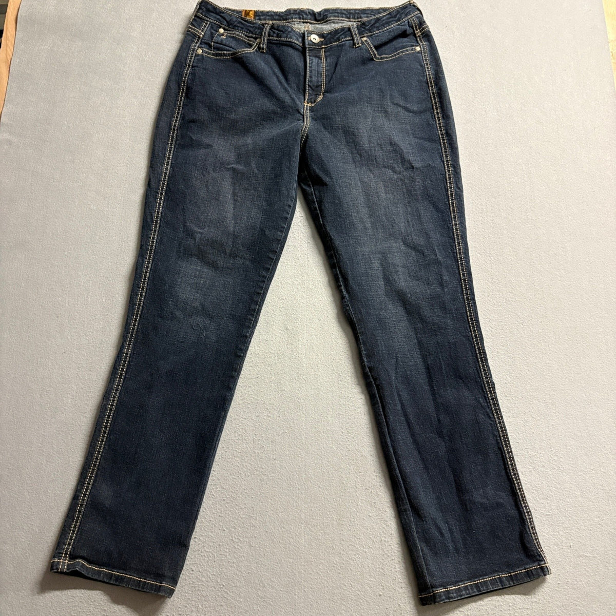 Aura from Women at Wrangler Jeans Size 16 Straight Leg Dark Wash Stretch Blue
