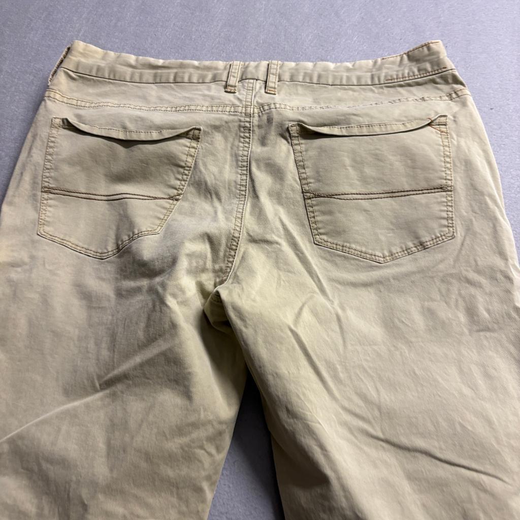 Tommy Bahama Jeans Mens 34x32 Khaki Beige Chino Pants Cotton Stretch