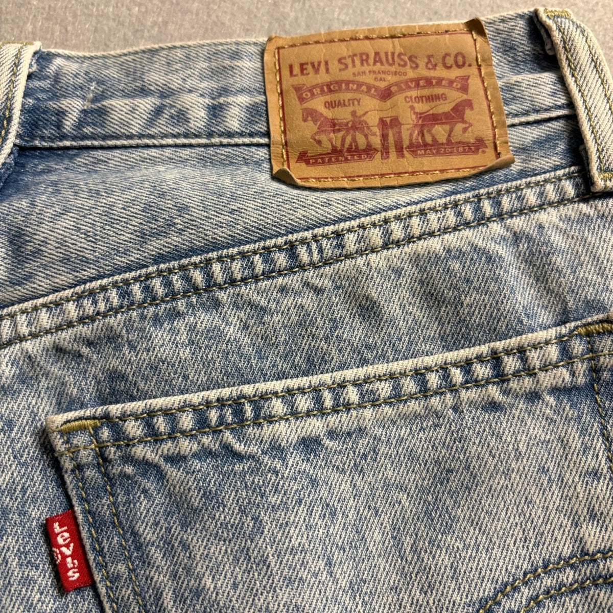 Levis Low Pro Straight Jeans Womens 24 Blue Acid Wash Denim Distressed
