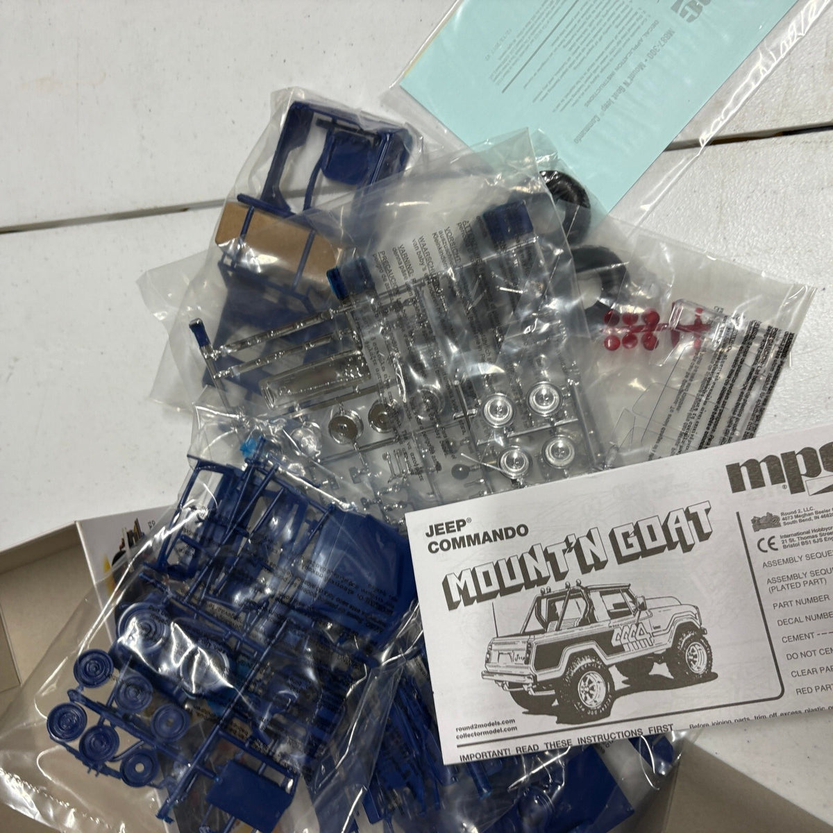 MPC Mount'N Goat Jeep Commando 1/25 Scale Model Kit MPC887 Open Box Sealed Parts
