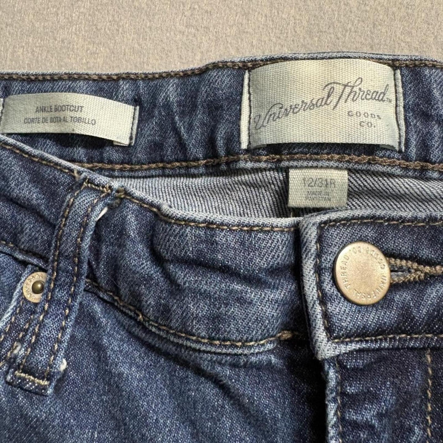 Universal Thread Ankle Bootcut Jeans Womens 12/31R Blue Stretch Denim Cuffed