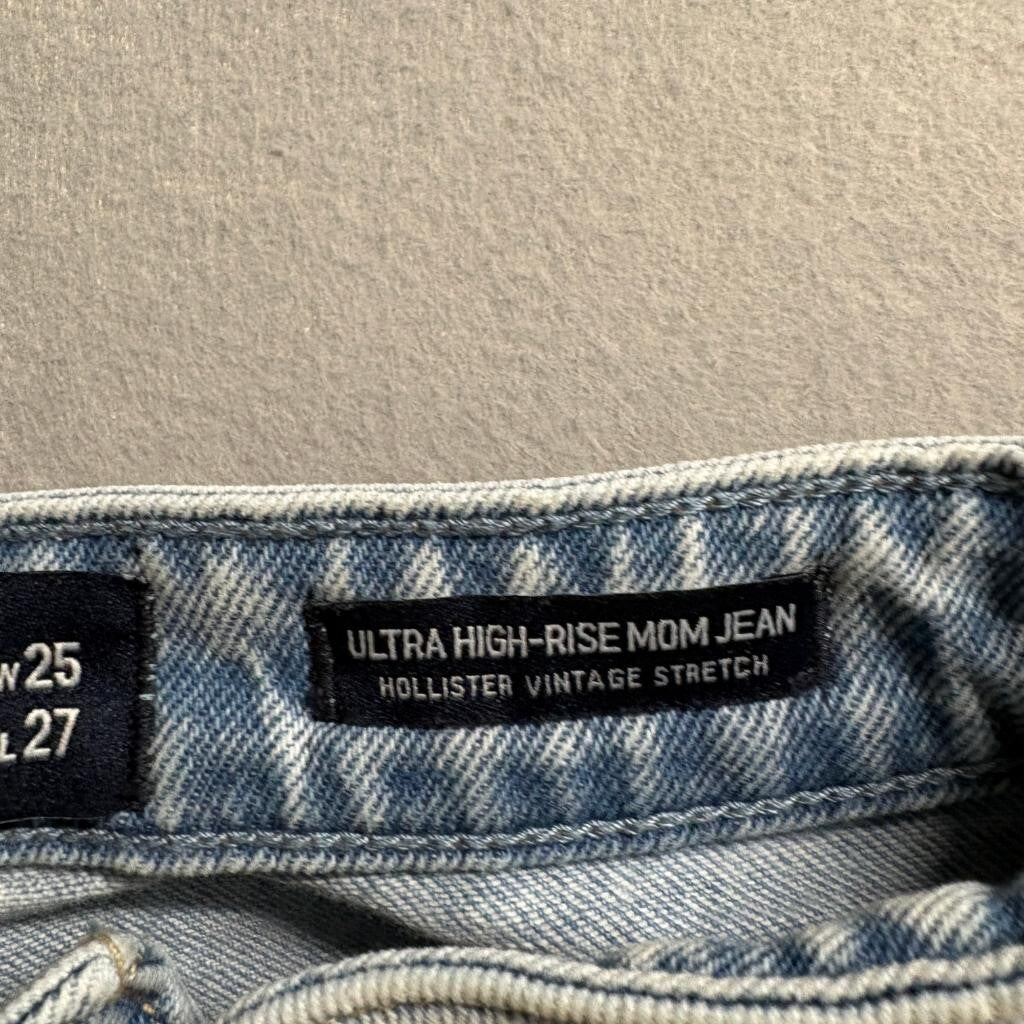 Hollister Ultra High Rise Mom Jeans Womens 1R W25 L27 Light Wash Denim Stretch