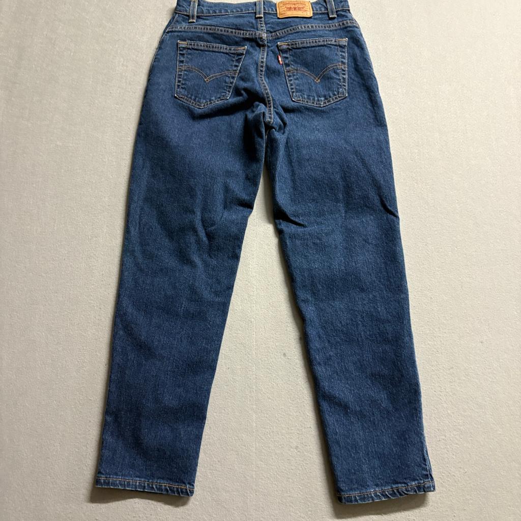 Vintage Levis 550 Womens Jeans Size 6 M Pet Relaxed Fit Tapered Leg Made in USA