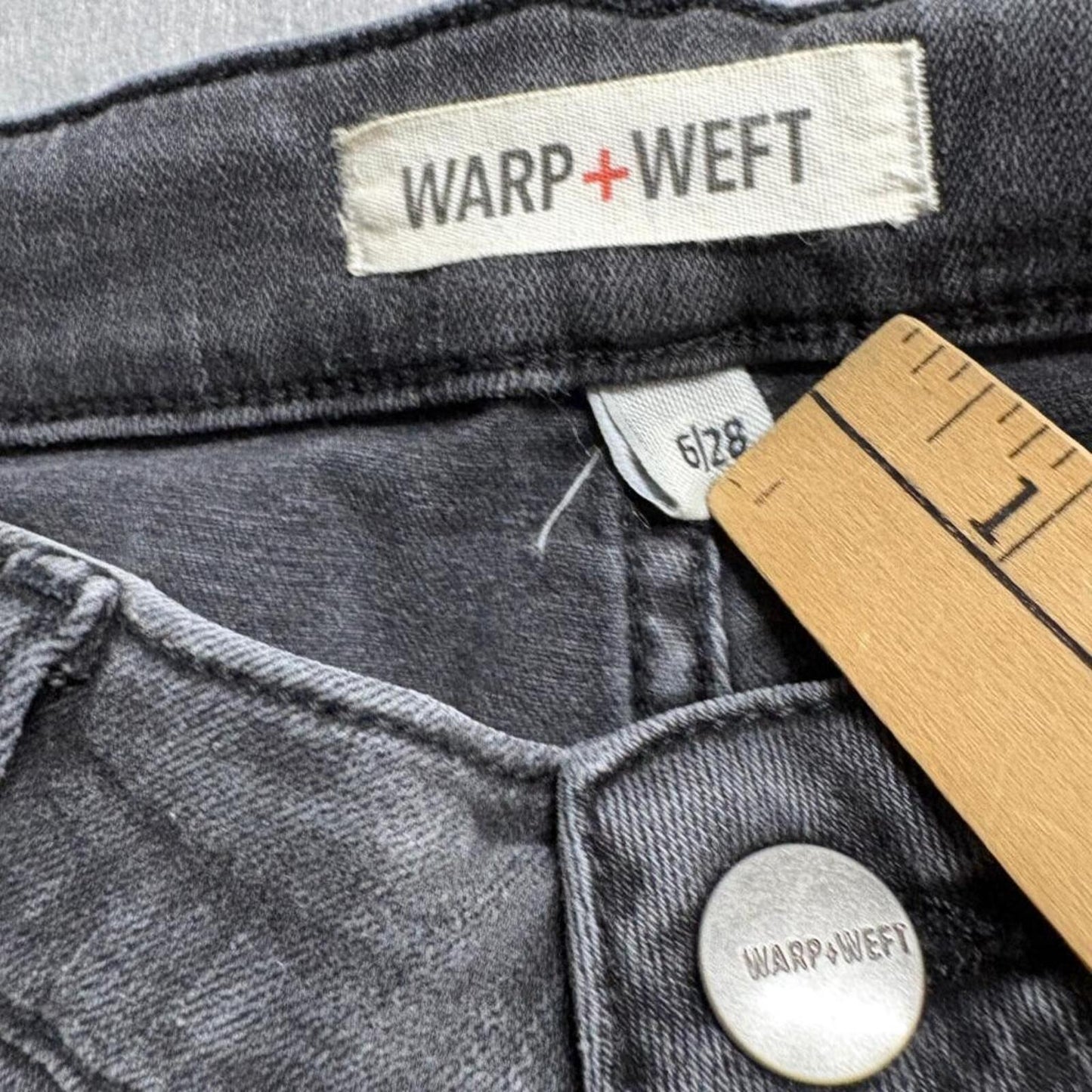 Warp Weft LAX Los Angeles Girlfriend Jeans Womens 6 28 Distressed Gray Denim