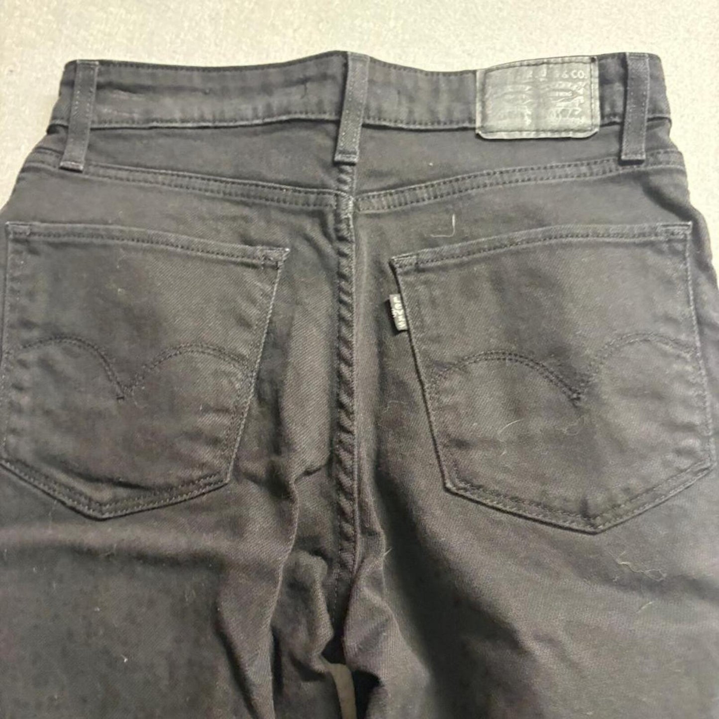 Levis 721 High Rise Skinny Jeans Womens 26x30 Black Distressed Ripped Knee Denim