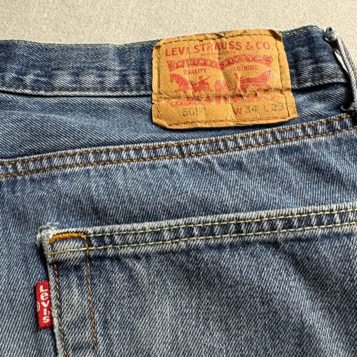 Levi's 505 Regular Fit Jeans Mens 34x29 Medium Wash Blue Denim Straight Leg